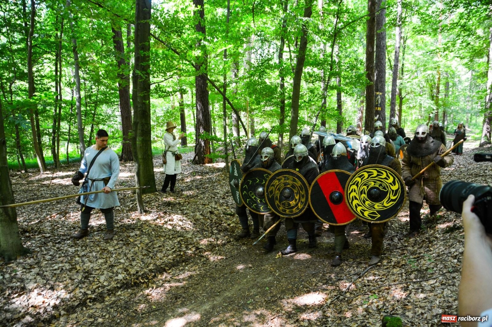 Zdjęcie w galerii na portalu naszraciborz.pl: Drengowie znów poszli na rekord. Ruszył XIV Raciborski Festiwal Średniowieczny [FOTO i WIDEO] wiadomości z regionu