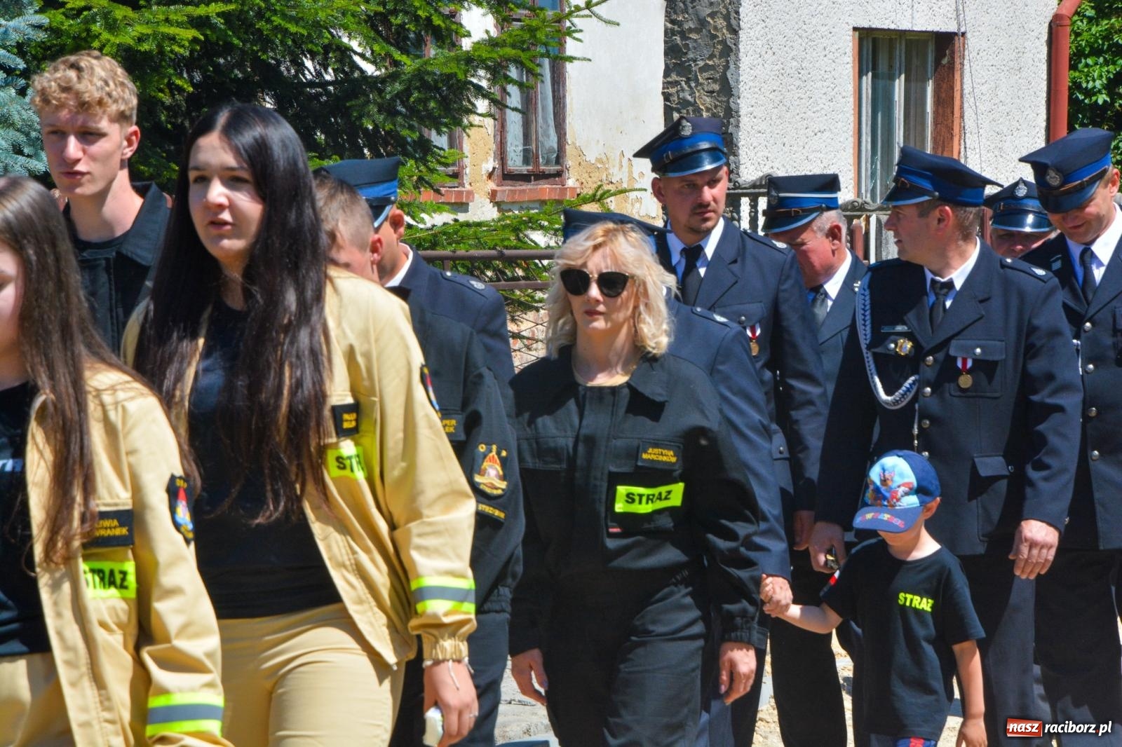 Zdjęcie w galerii na portalu naszraciborz.pl: Msza w ogrodach i apel przy remizie. OSP Strzybnik świętuje 90-lecie wiadomości z regionu