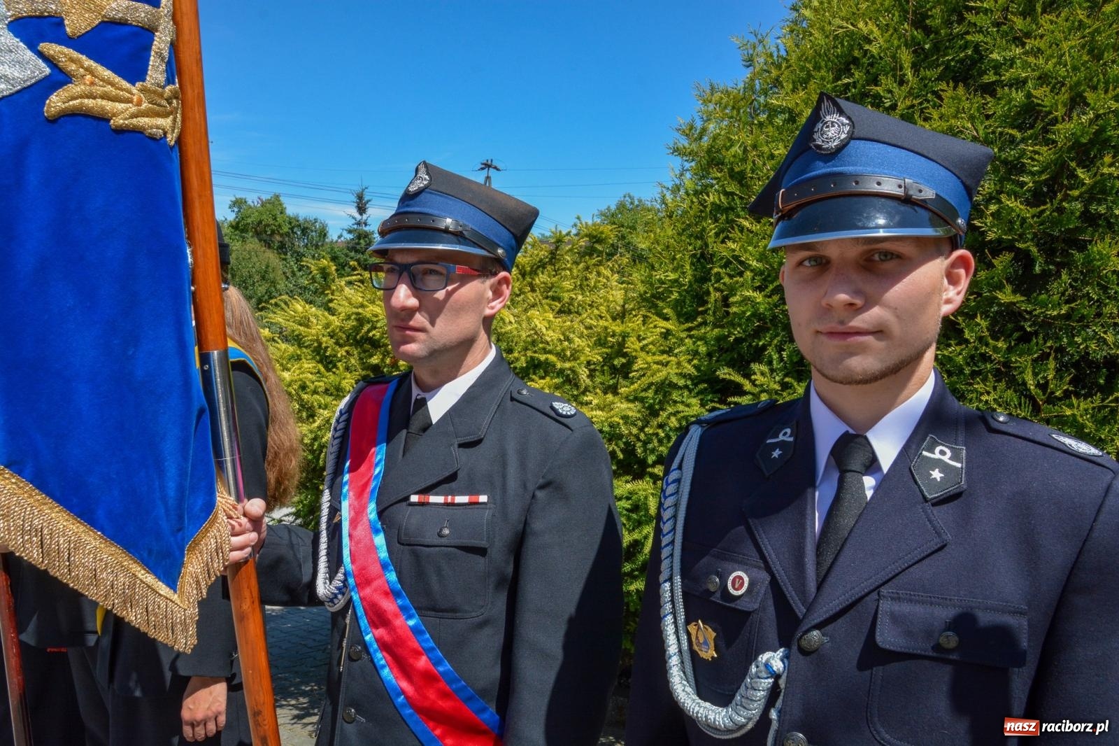 Zdjęcie w galerii na portalu naszraciborz.pl: Msza w ogrodach i apel przy remizie. OSP Strzybnik świętuje 90-lecie wiadomości z regionu