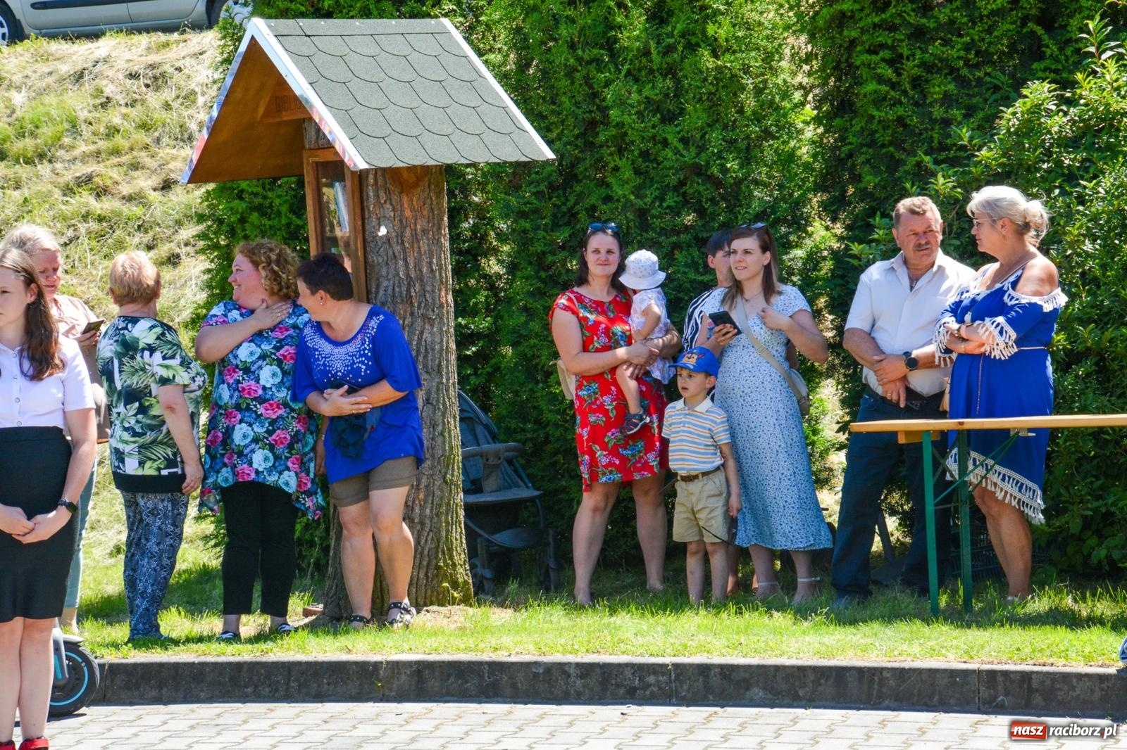 Zdjęcie w galerii na portalu naszraciborz.pl: Msza w ogrodach i apel przy remizie. OSP Strzybnik świętuje 90-lecie wiadomości z regionu