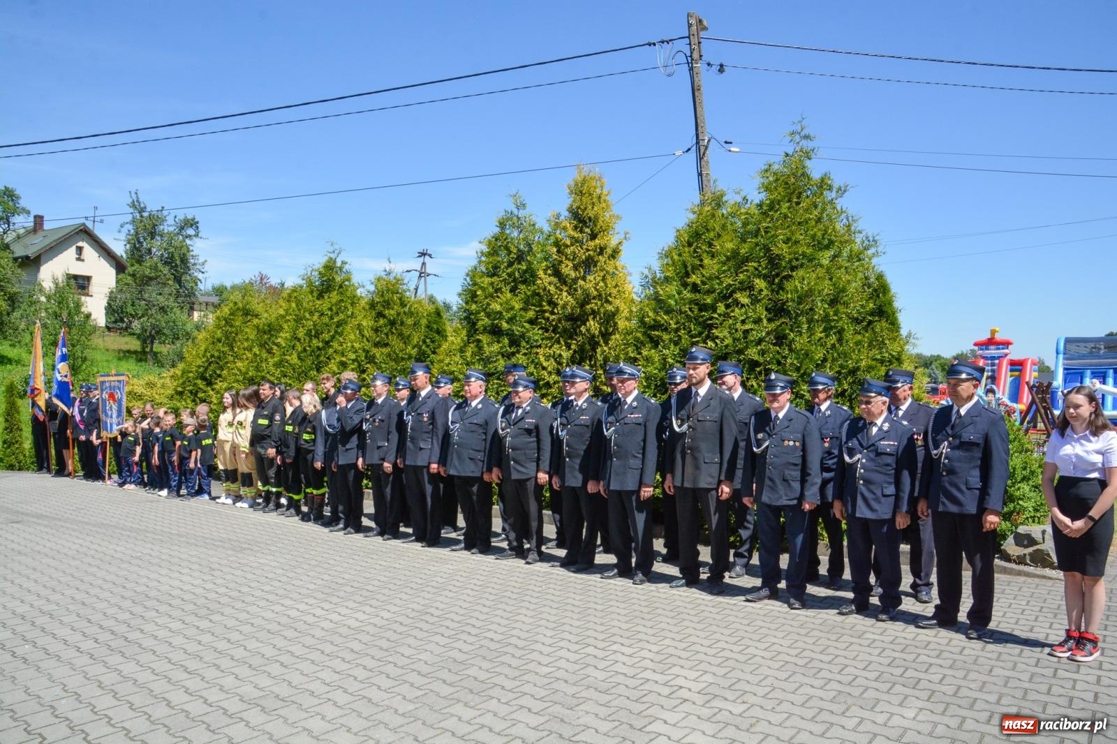 Zdjęcie w galerii na portalu naszraciborz.pl: Msza w ogrodach i apel przy remizie. OSP Strzybnik świętuje 90-lecie wiadomości z regionu
