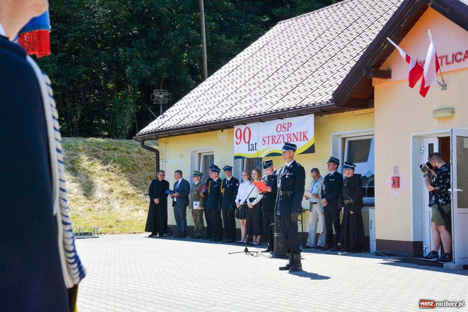 Zdjęcie w galerii na portalu naszraciborz.pl: Msza w ogrodach i apel przy remizie. OSP Strzybnik świętuje 90-lecie wiadomości z regionu