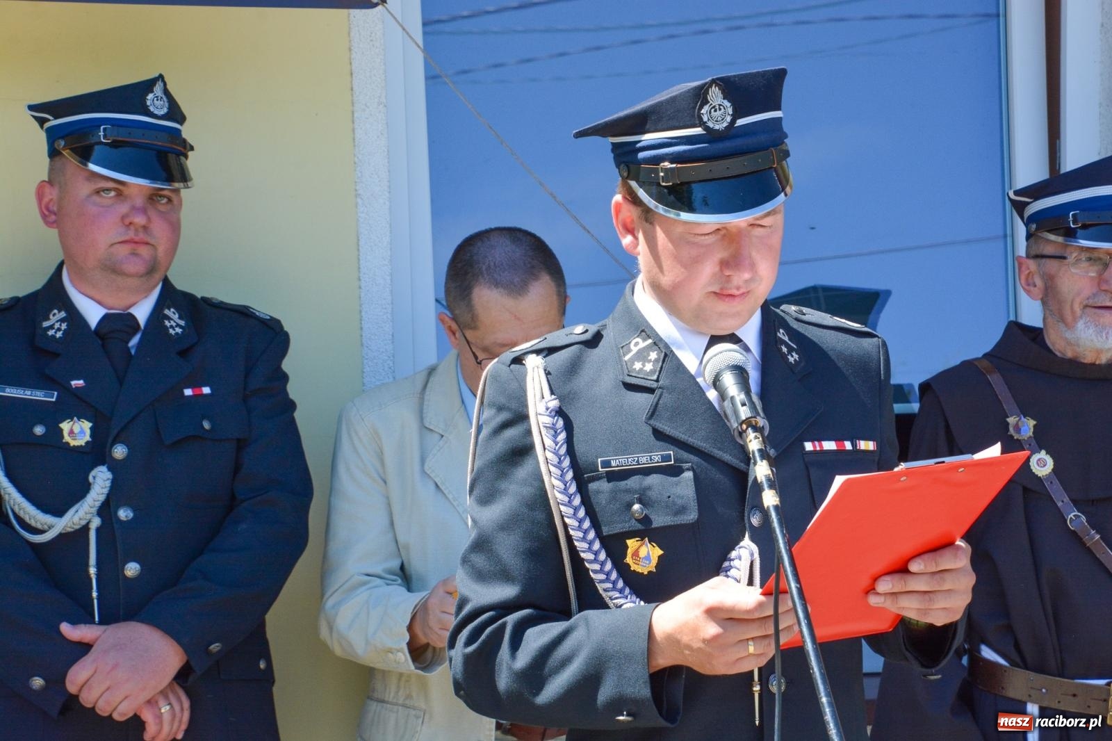 Zdjęcie w galerii na portalu naszraciborz.pl: Msza w ogrodach i apel przy remizie. OSP Strzybnik świętuje 90-lecie wiadomości z regionu