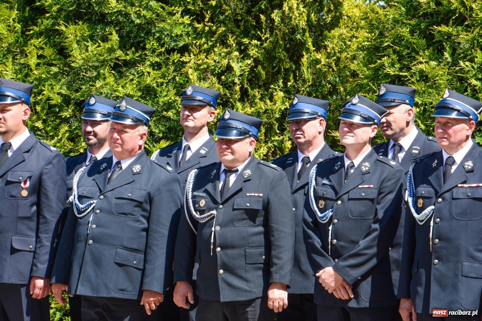 Zdjęcie w galerii na portalu naszraciborz.pl: Msza w ogrodach i apel przy remizie. OSP Strzybnik świętuje 90-lecie wiadomości z regionu