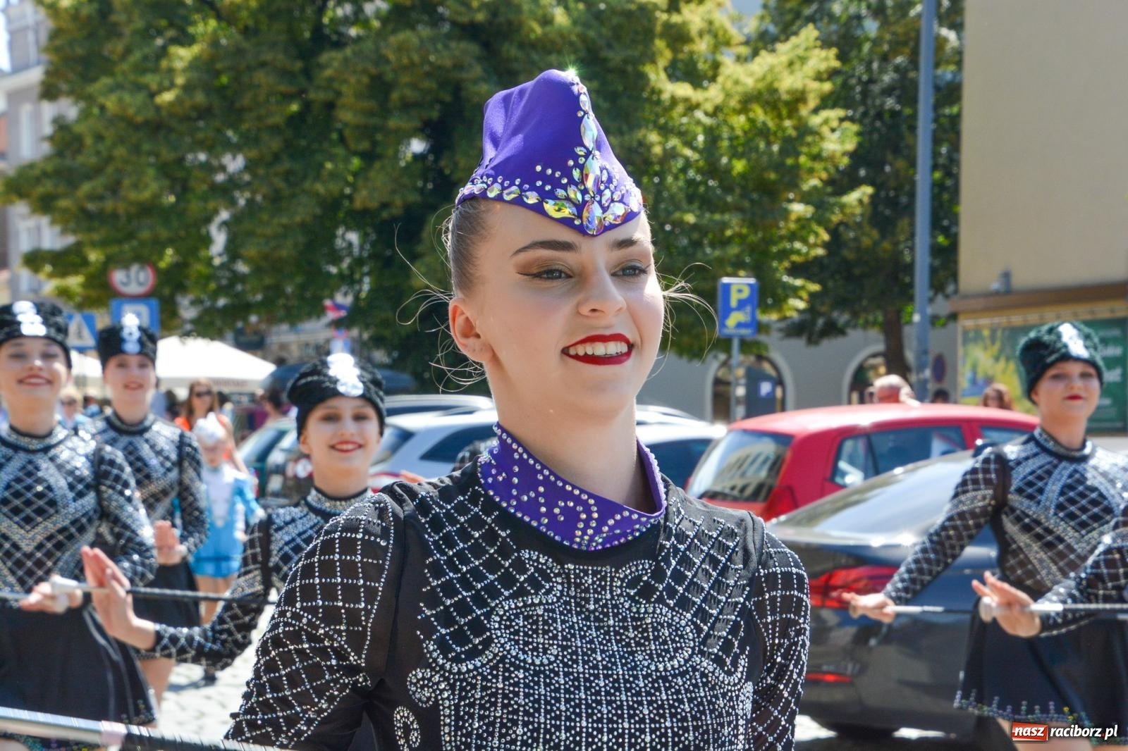 Zdjęcie w galerii na portalu naszraciborz.pl: Roztańczony korowód z Rynku na zamek [FOTO i WIDEO] wiadomości z regionu