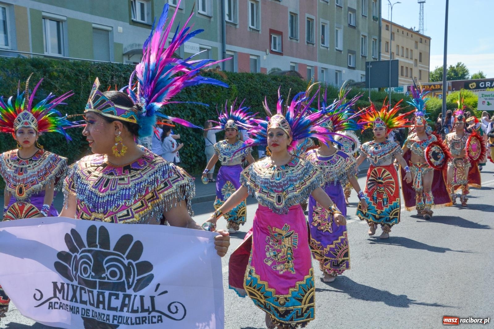 Zdjęcie w galerii na portalu naszraciborz.pl: Roztańczony korowód z Rynku na zamek [FOTO i WIDEO] wiadomości z regionu