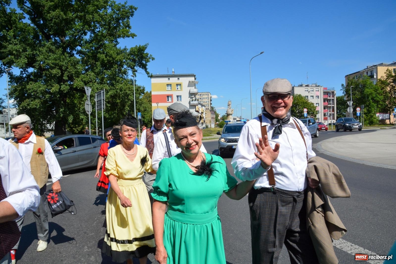 Zdjęcie w galerii na portalu naszraciborz.pl: Roztańczony korowód z Rynku na zamek [FOTO i WIDEO] wiadomości z regionu