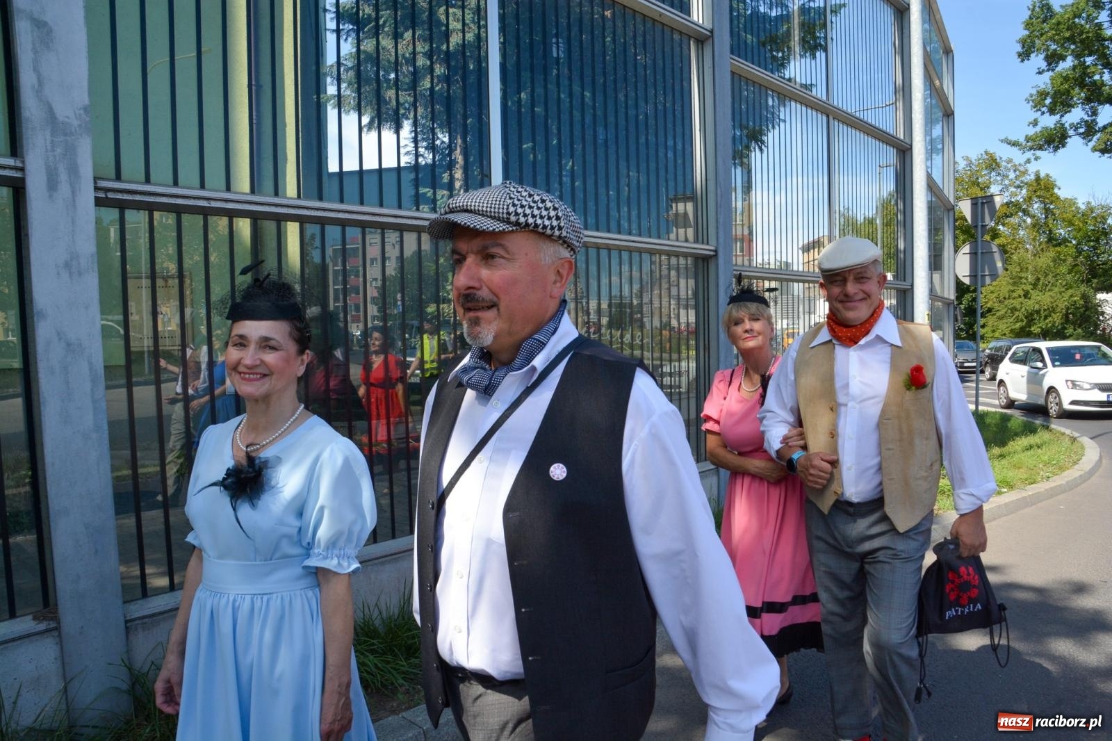 Zdjęcie w galerii na portalu naszraciborz.pl: Roztańczony korowód z Rynku na zamek [FOTO i WIDEO] wiadomości z regionu