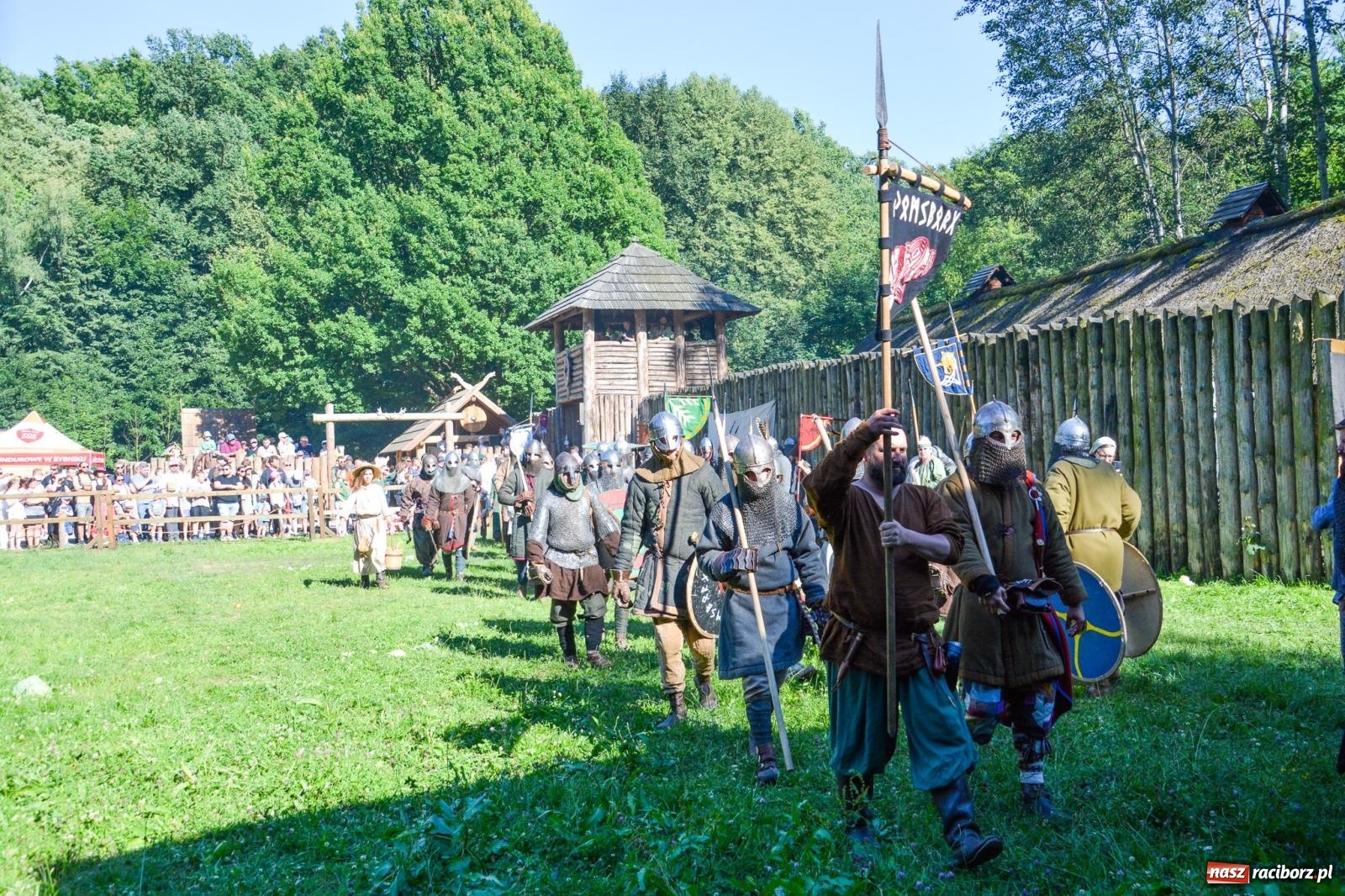 Zdjęcie w galerii na portalu naszraciborz.pl: Napad na karawanę i wielka bitwa wojów pod Oborą [FOTO i WIDEO] wiadomości z regionu
