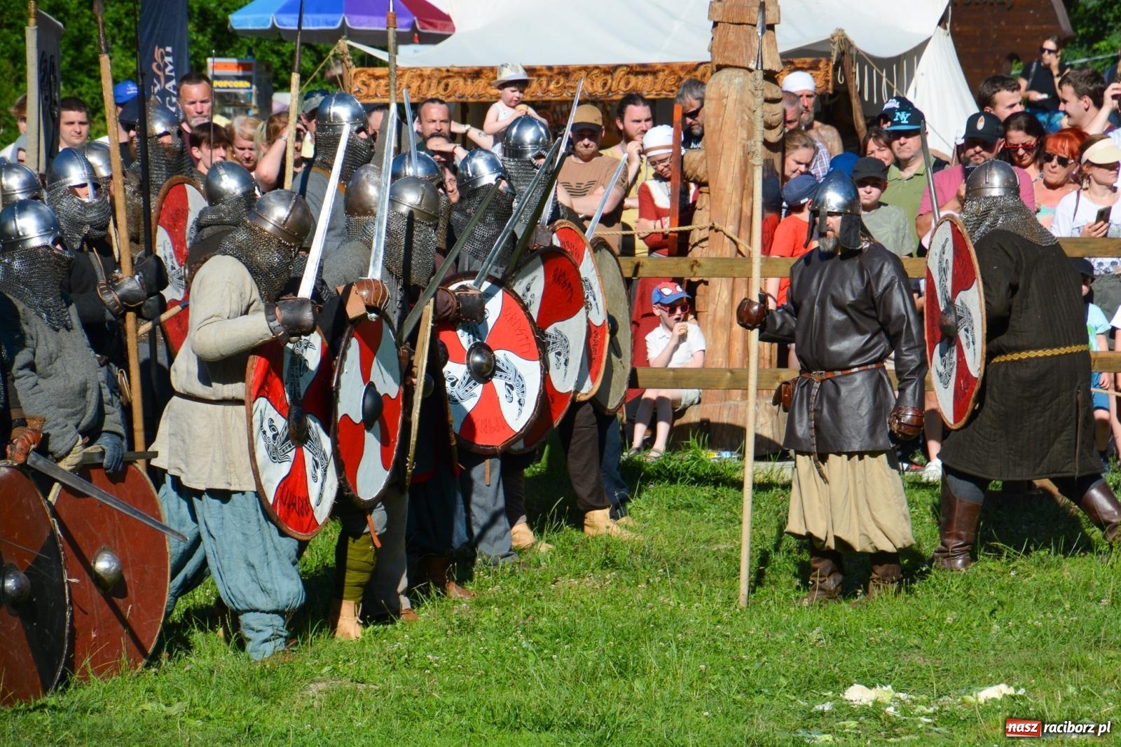 Zdjęcie w galerii na portalu naszraciborz.pl: Napad na karawanę i wielka bitwa wojów pod Oborą [FOTO i WIDEO] wiadomości z regionu