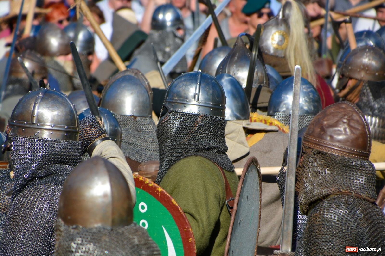 Zdjęcie w galerii na portalu naszraciborz.pl: Napad na karawanę i wielka bitwa wojów pod Oborą [FOTO i WIDEO] wiadomości z regionu