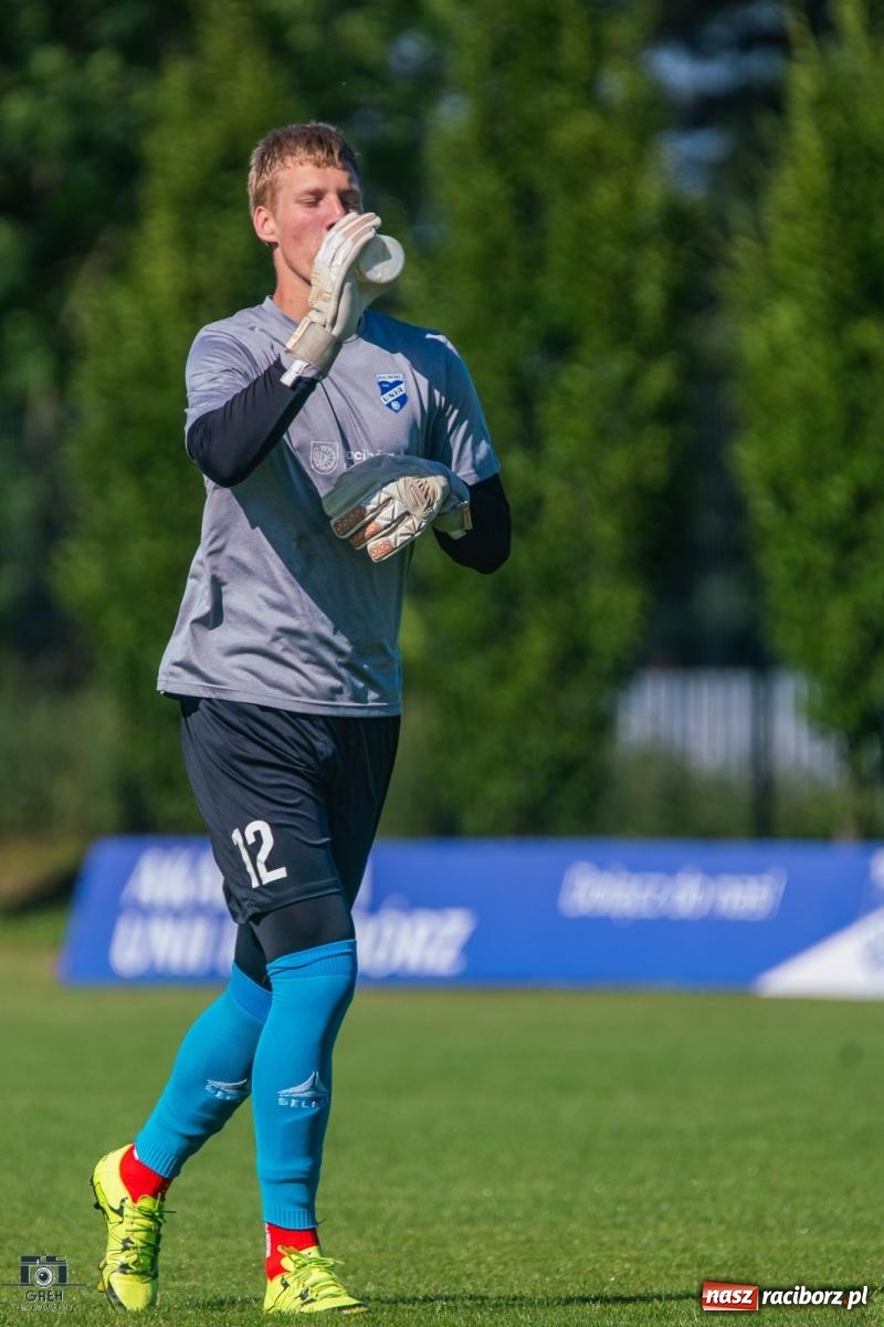 Zdjęcie w galerii na portalu naszraciborz.pl: Dziesięć do zera, Unia Racibórz żegna outsidera [FOTO] wiadomości z regionu
