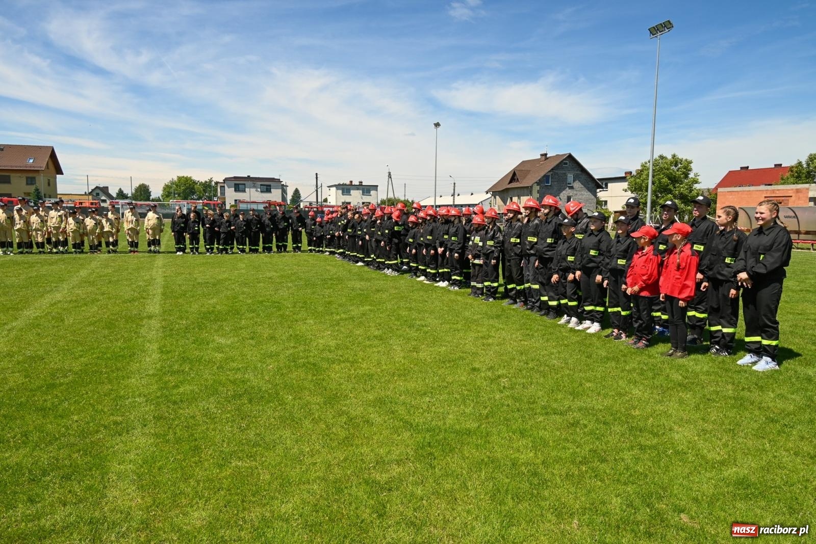 Zdjęcie w galerii na portalu naszraciborz.pl: Cała pula dla Roszkowa. Gminne zawody sportowo-pożarnicze w Krzyżanowicach wiadomości z regionu