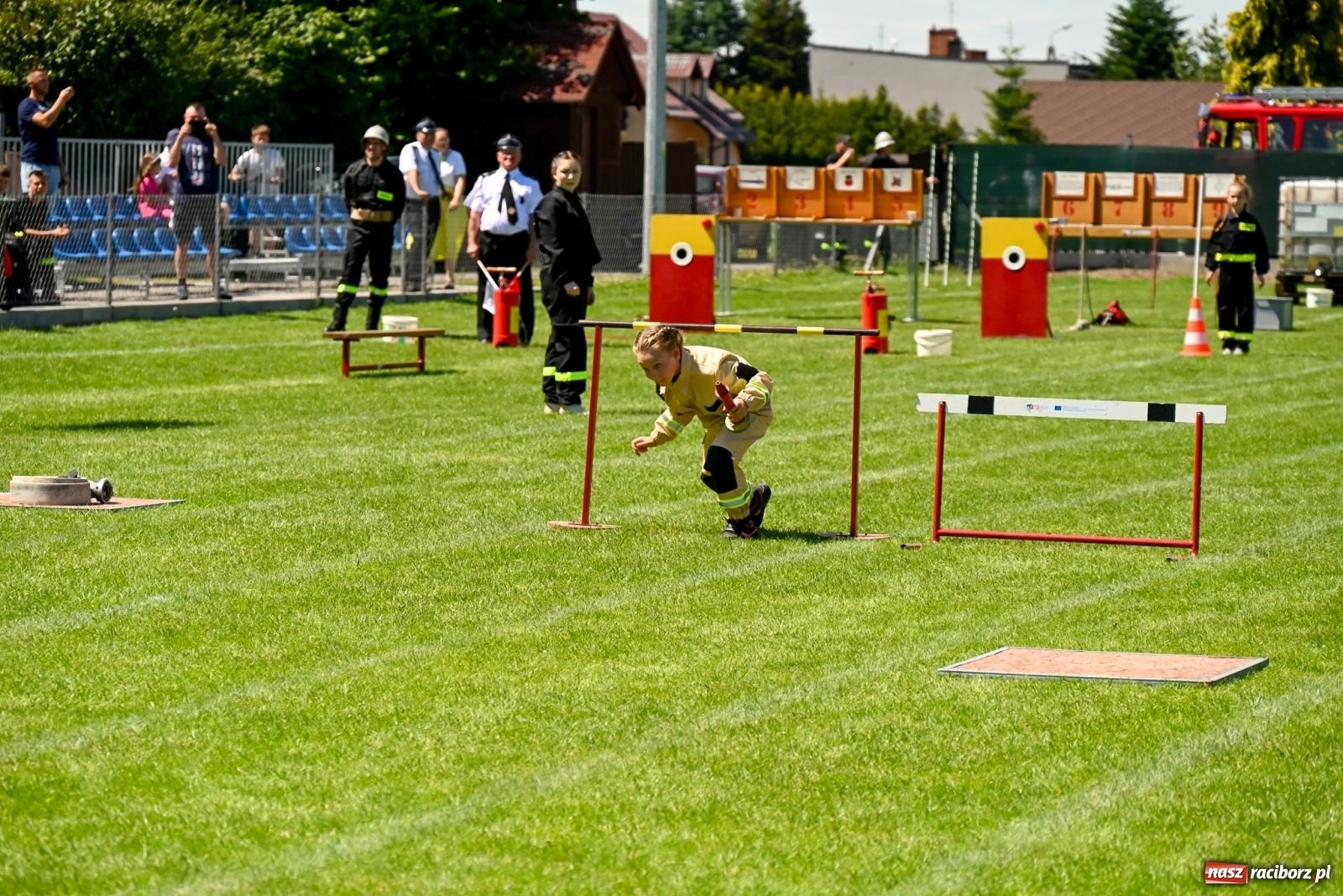 Zdjęcie w galerii na portalu naszraciborz.pl: Cała pula dla Roszkowa. Gminne zawody sportowo-pożarnicze w Krzyżanowicach wiadomości z regionu