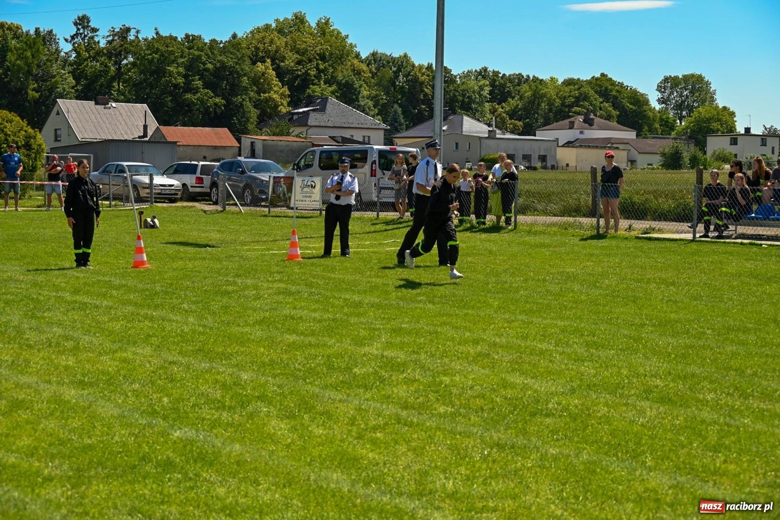 Zdjęcie w galerii na portalu naszraciborz.pl: Cała pula dla Roszkowa. Gminne zawody sportowo-pożarnicze w Krzyżanowicach wiadomości z regionu