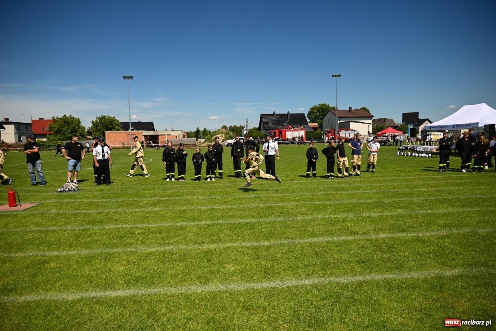 Zdjęcie w galerii na portalu naszraciborz.pl: Cała pula dla Roszkowa. Gminne zawody sportowo-pożarnicze w Krzyżanowicach wiadomości z regionu