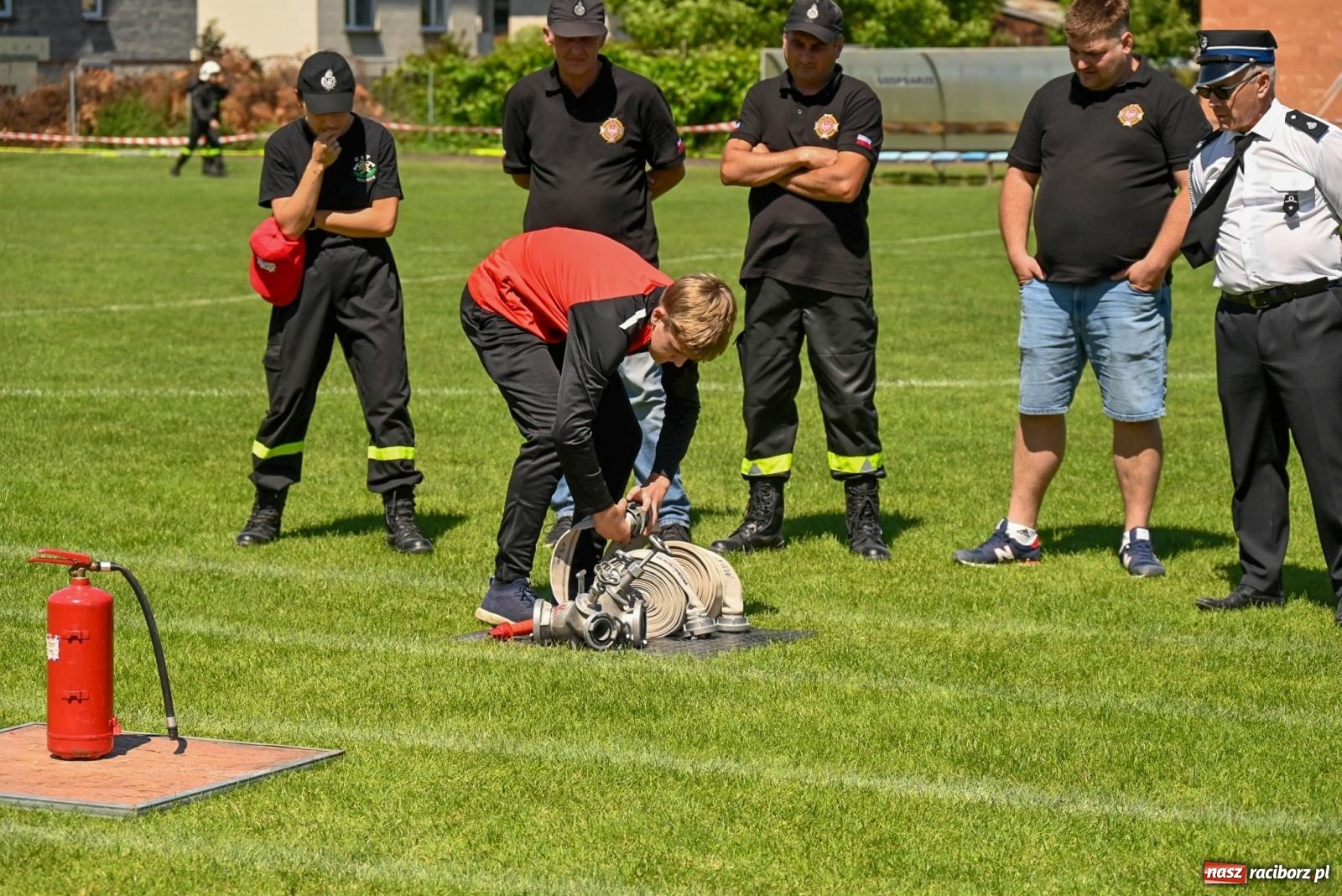 Zdjęcie w galerii na portalu naszraciborz.pl: Cała pula dla Roszkowa. Gminne zawody sportowo-pożarnicze w Krzyżanowicach wiadomości z regionu