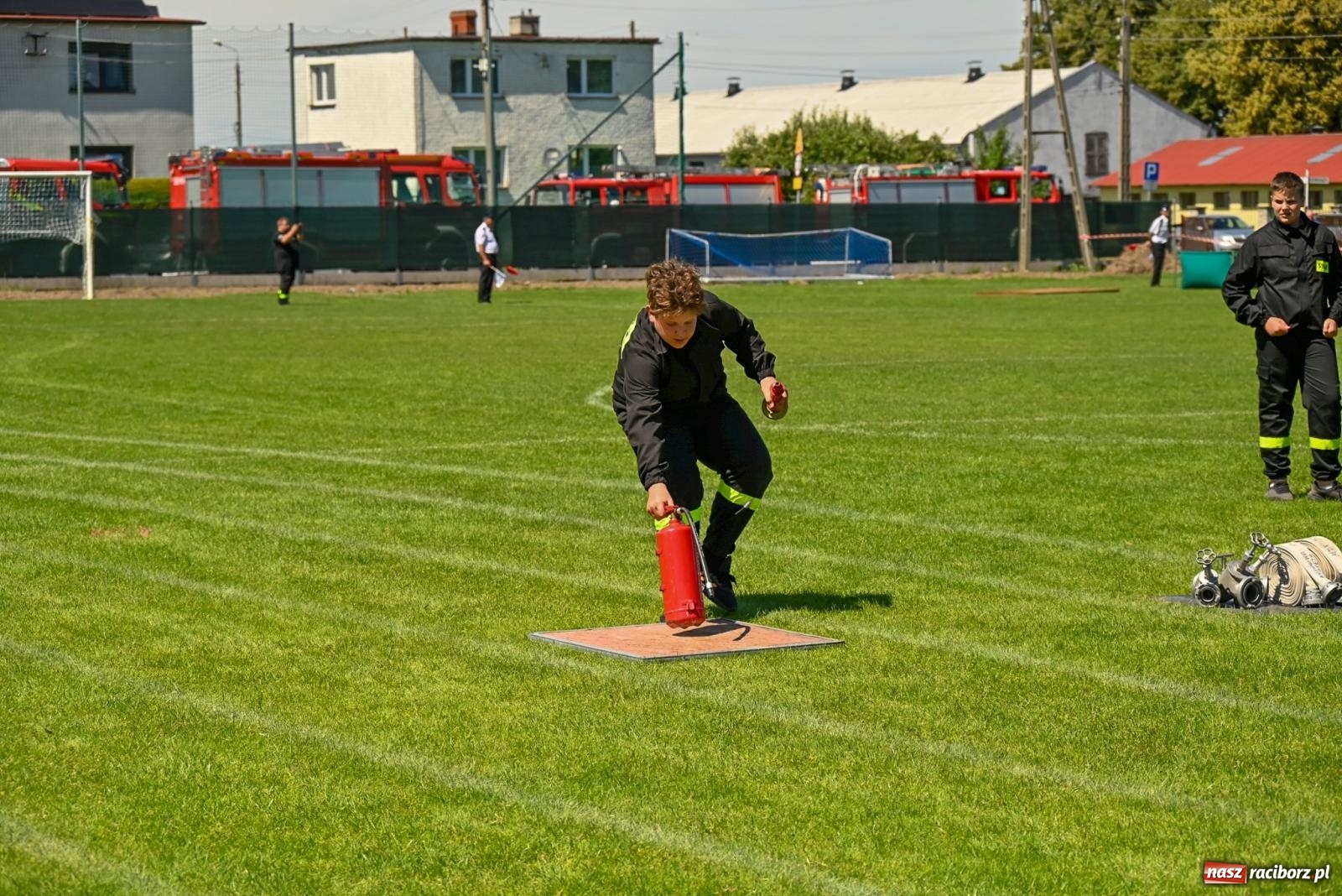 Zdjęcie w galerii na portalu naszraciborz.pl: Cała pula dla Roszkowa. Gminne zawody sportowo-pożarnicze w Krzyżanowicach wiadomości z regionu