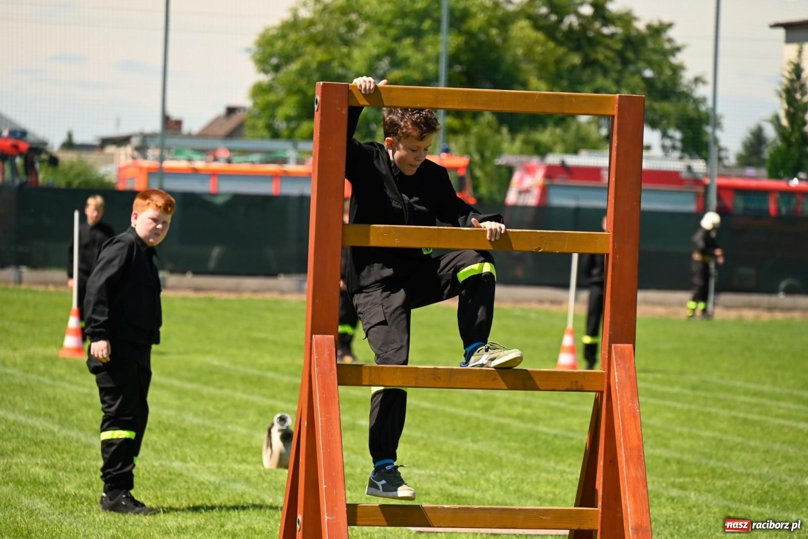 Zdjęcie w galerii na portalu naszraciborz.pl: Cała pula dla Roszkowa. Gminne zawody sportowo-pożarnicze w Krzyżanowicach wiadomości z regionu