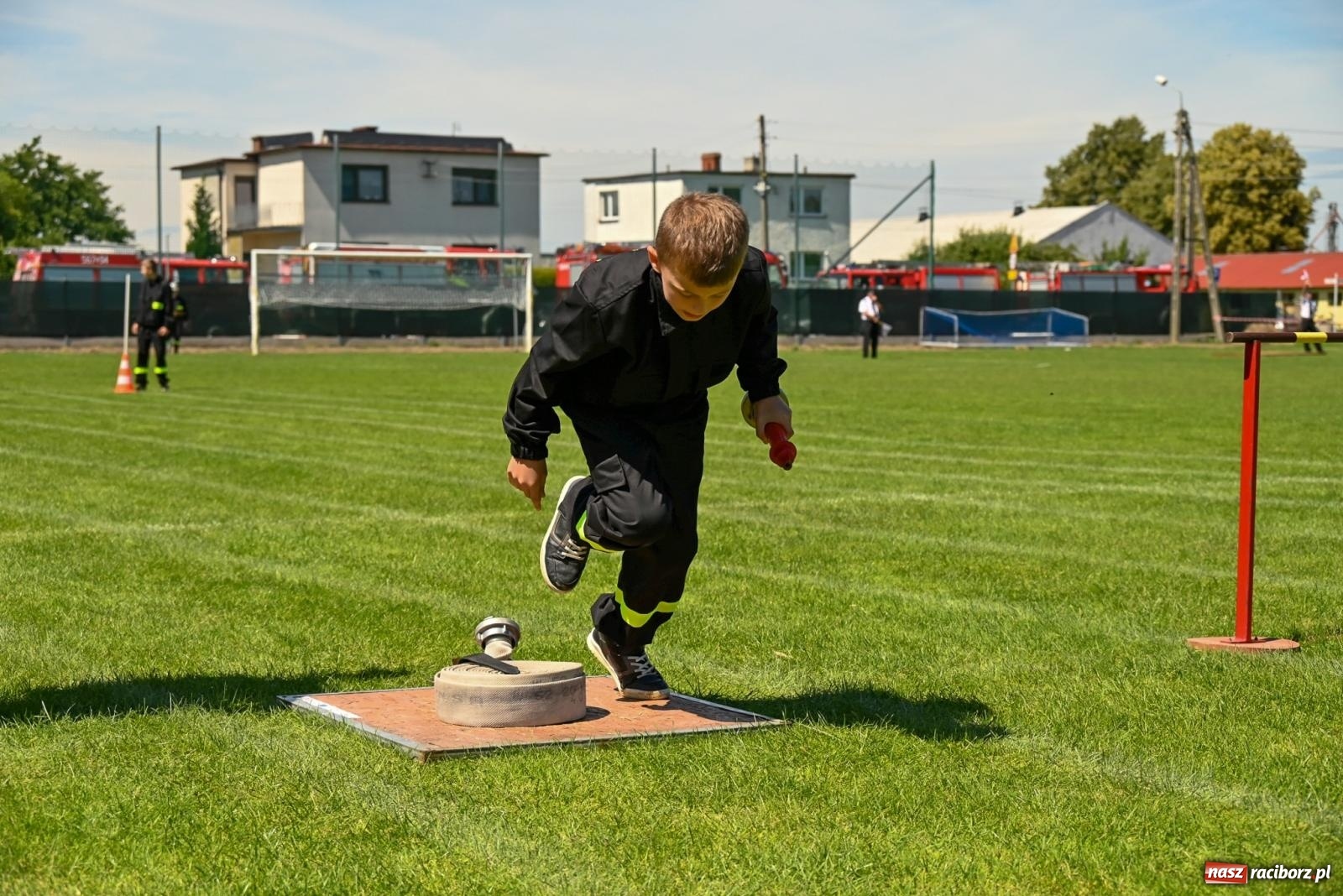 Zdjęcie w galerii na portalu naszraciborz.pl: Cała pula dla Roszkowa. Gminne zawody sportowo-pożarnicze w Krzyżanowicach wiadomości z regionu