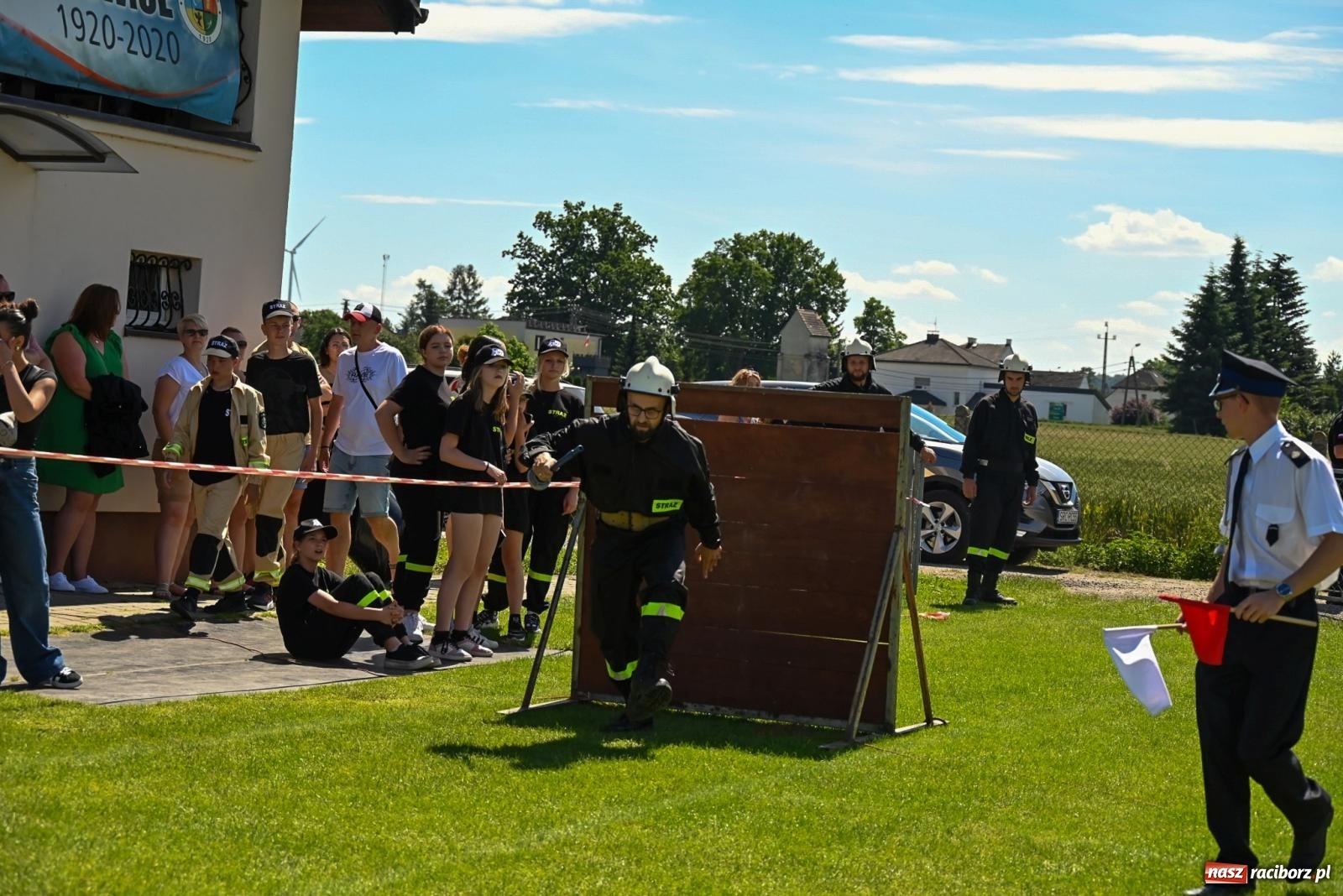 Zdjęcie w galerii na portalu naszraciborz.pl: Cała pula dla Roszkowa. Gminne zawody sportowo-pożarnicze w Krzyżanowicach wiadomości z regionu