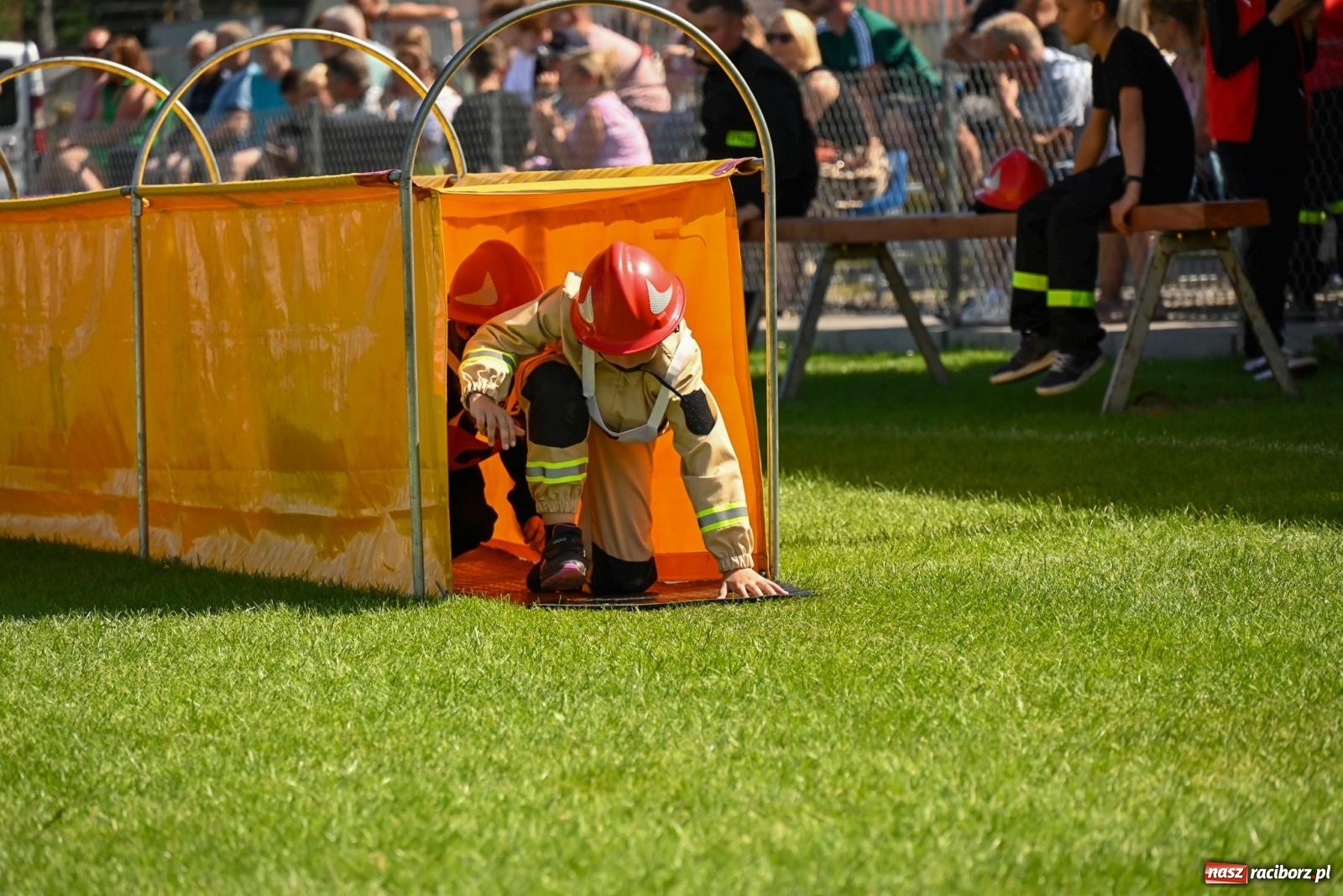 Zdjęcie w galerii na portalu naszraciborz.pl: Cała pula dla Roszkowa. Gminne zawody sportowo-pożarnicze w Krzyżanowicach wiadomości z regionu