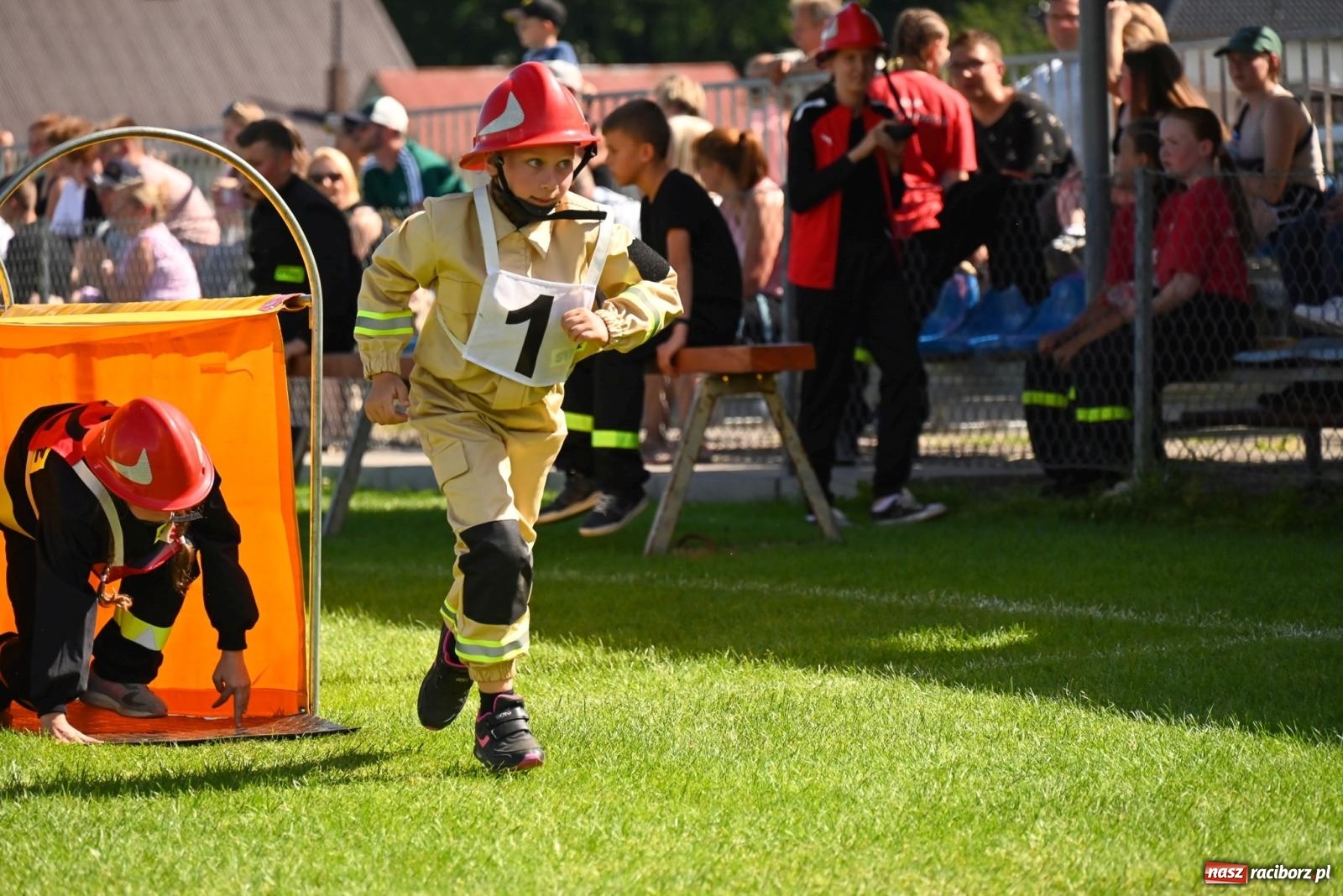 Zdjęcie w galerii na portalu naszraciborz.pl: Cała pula dla Roszkowa. Gminne zawody sportowo-pożarnicze w Krzyżanowicach wiadomości z regionu