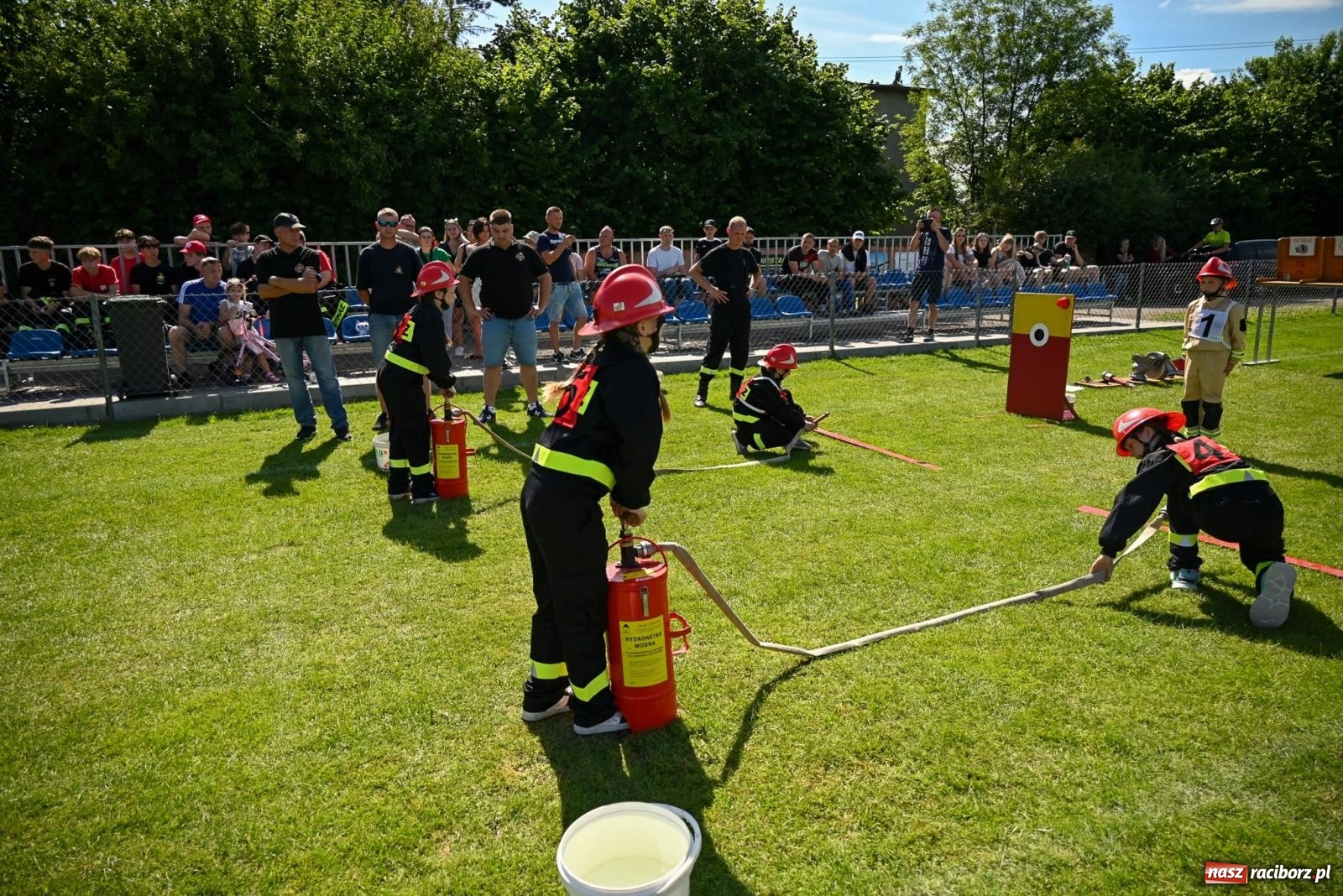 Zdjęcie w galerii na portalu naszraciborz.pl: Cała pula dla Roszkowa. Gminne zawody sportowo-pożarnicze w Krzyżanowicach wiadomości z regionu