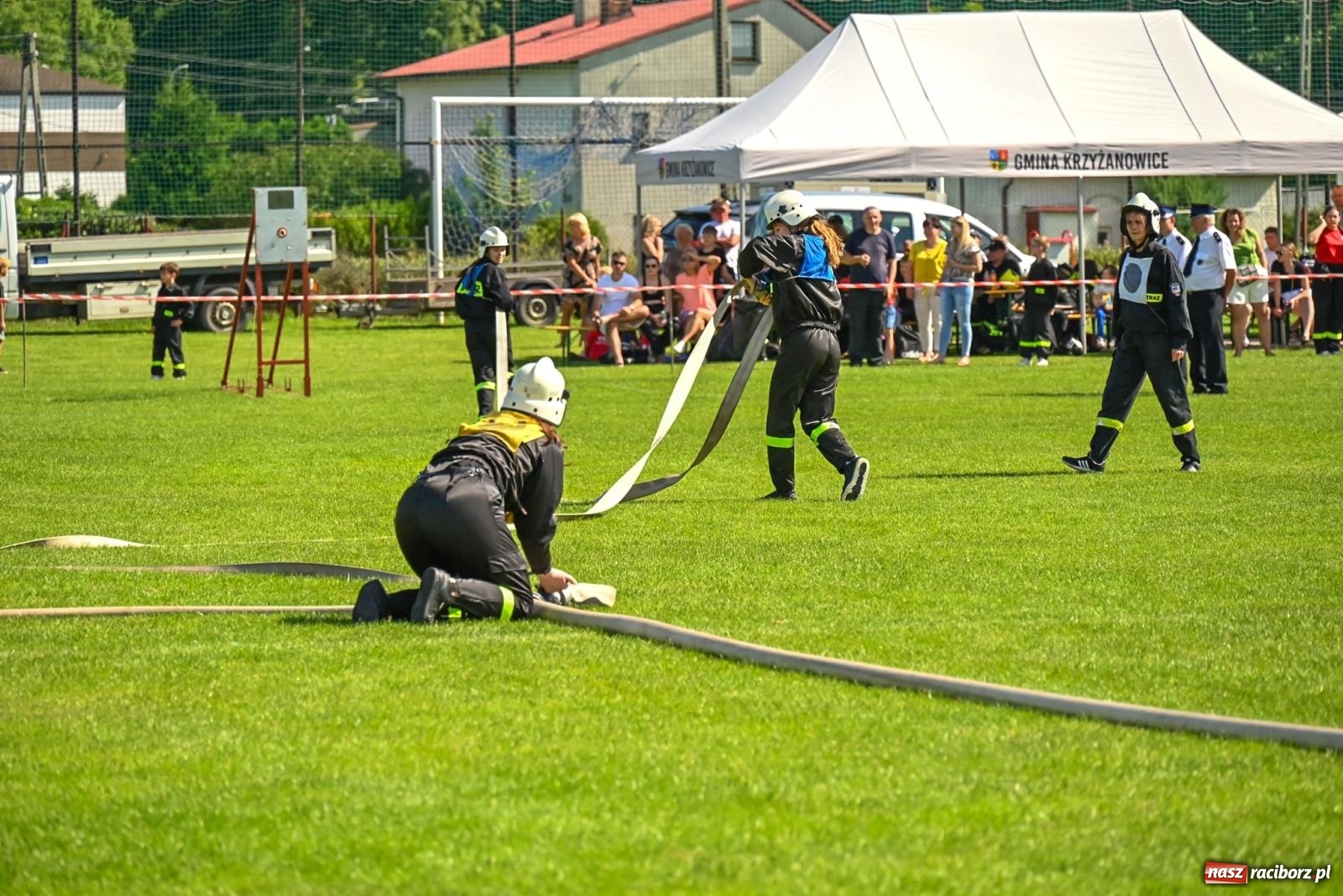 Zdjęcie w galerii na portalu naszraciborz.pl: Cała pula dla Roszkowa. Gminne zawody sportowo-pożarnicze w Krzyżanowicach wiadomości z regionu