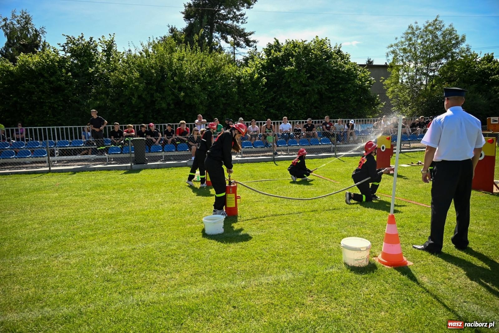 Zdjęcie w galerii na portalu naszraciborz.pl: Cała pula dla Roszkowa. Gminne zawody sportowo-pożarnicze w Krzyżanowicach wiadomości z regionu