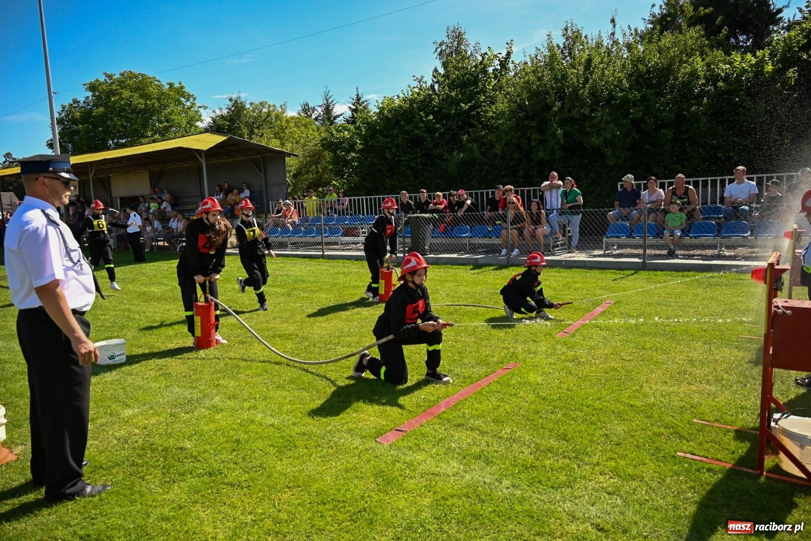 Zdjęcie w galerii na portalu naszraciborz.pl: Cała pula dla Roszkowa. Gminne zawody sportowo-pożarnicze w Krzyżanowicach wiadomości z regionu