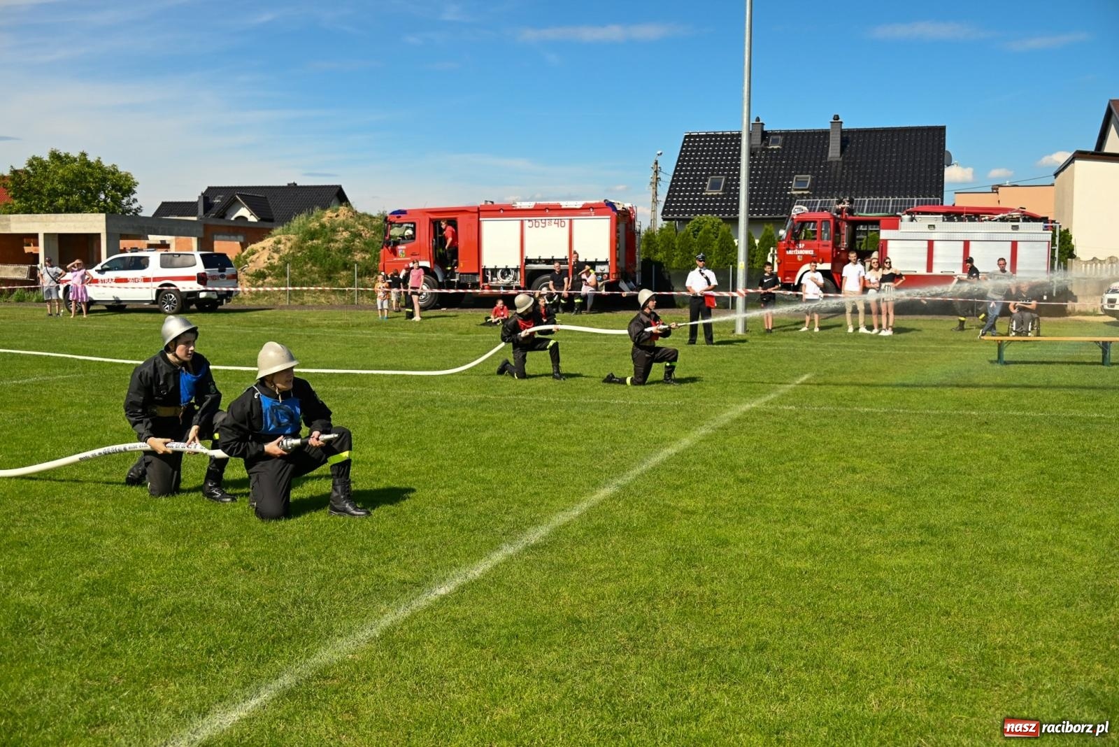 Zdjęcie w galerii na portalu naszraciborz.pl: Cała pula dla Roszkowa. Gminne zawody sportowo-pożarnicze w Krzyżanowicach wiadomości z regionu