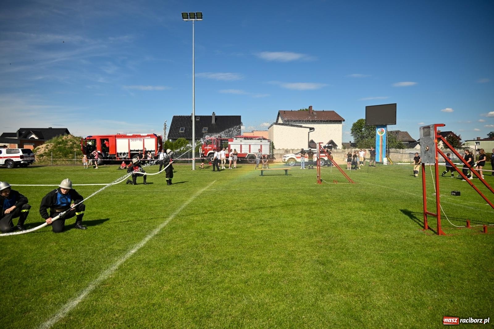Zdjęcie w galerii na portalu naszraciborz.pl: Cała pula dla Roszkowa. Gminne zawody sportowo-pożarnicze w Krzyżanowicach wiadomości z regionu