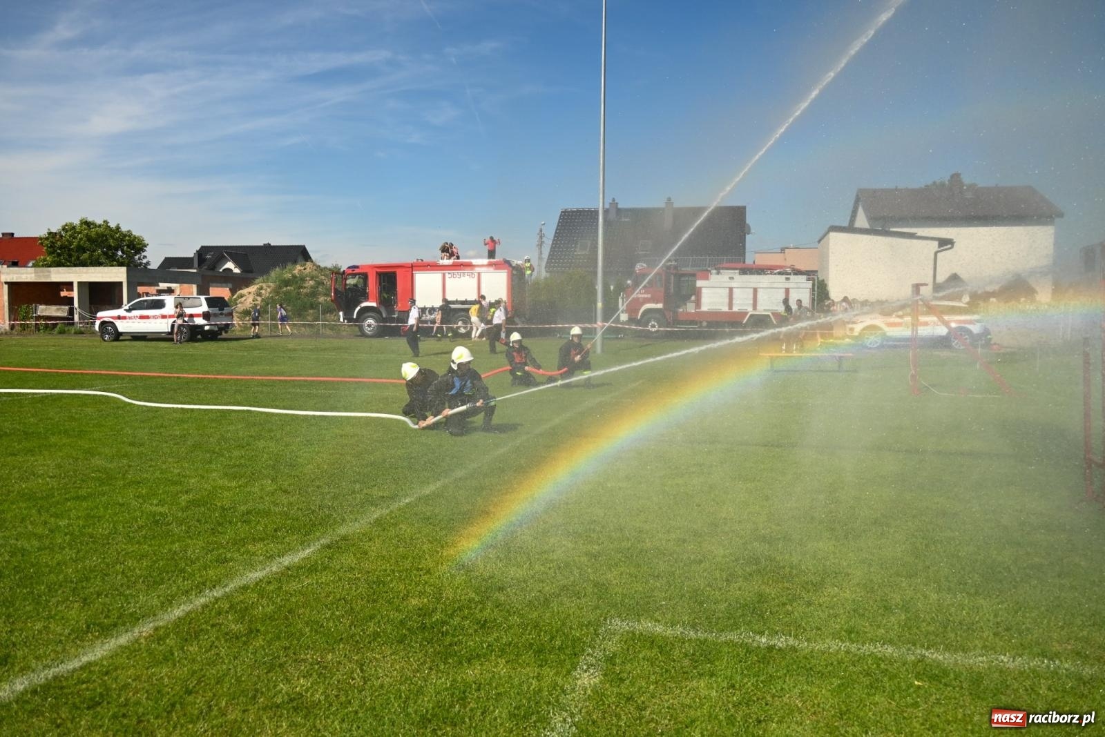 Zdjęcie w galerii na portalu naszraciborz.pl: Cała pula dla Roszkowa. Gminne zawody sportowo-pożarnicze w Krzyżanowicach wiadomości z regionu