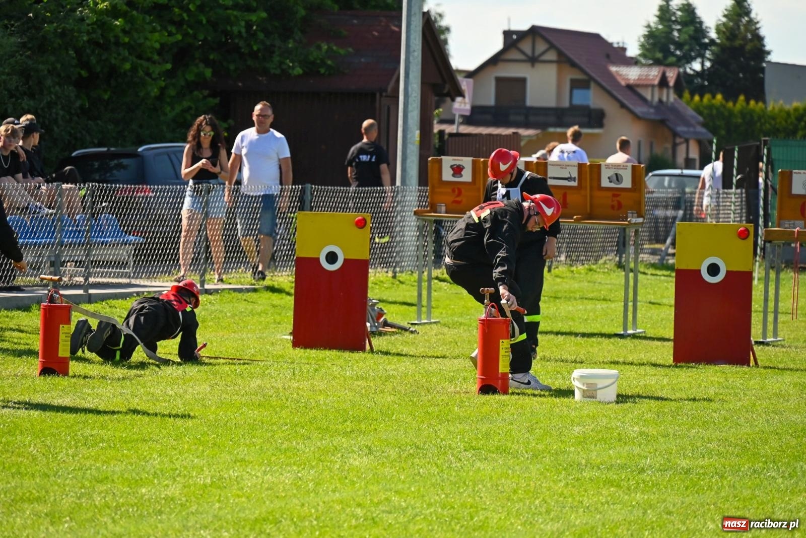 Zdjęcie w galerii na portalu naszraciborz.pl: Cała pula dla Roszkowa. Gminne zawody sportowo-pożarnicze w Krzyżanowicach wiadomości z regionu