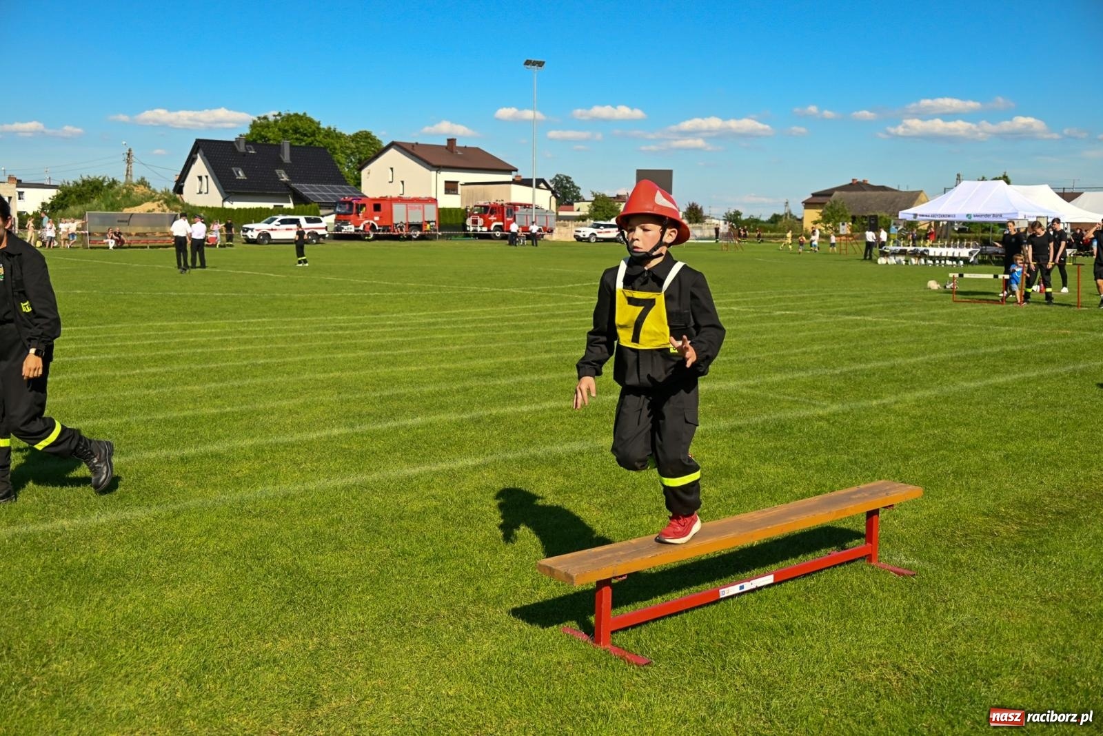 Zdjęcie w galerii na portalu naszraciborz.pl: Cała pula dla Roszkowa. Gminne zawody sportowo-pożarnicze w Krzyżanowicach wiadomości z regionu