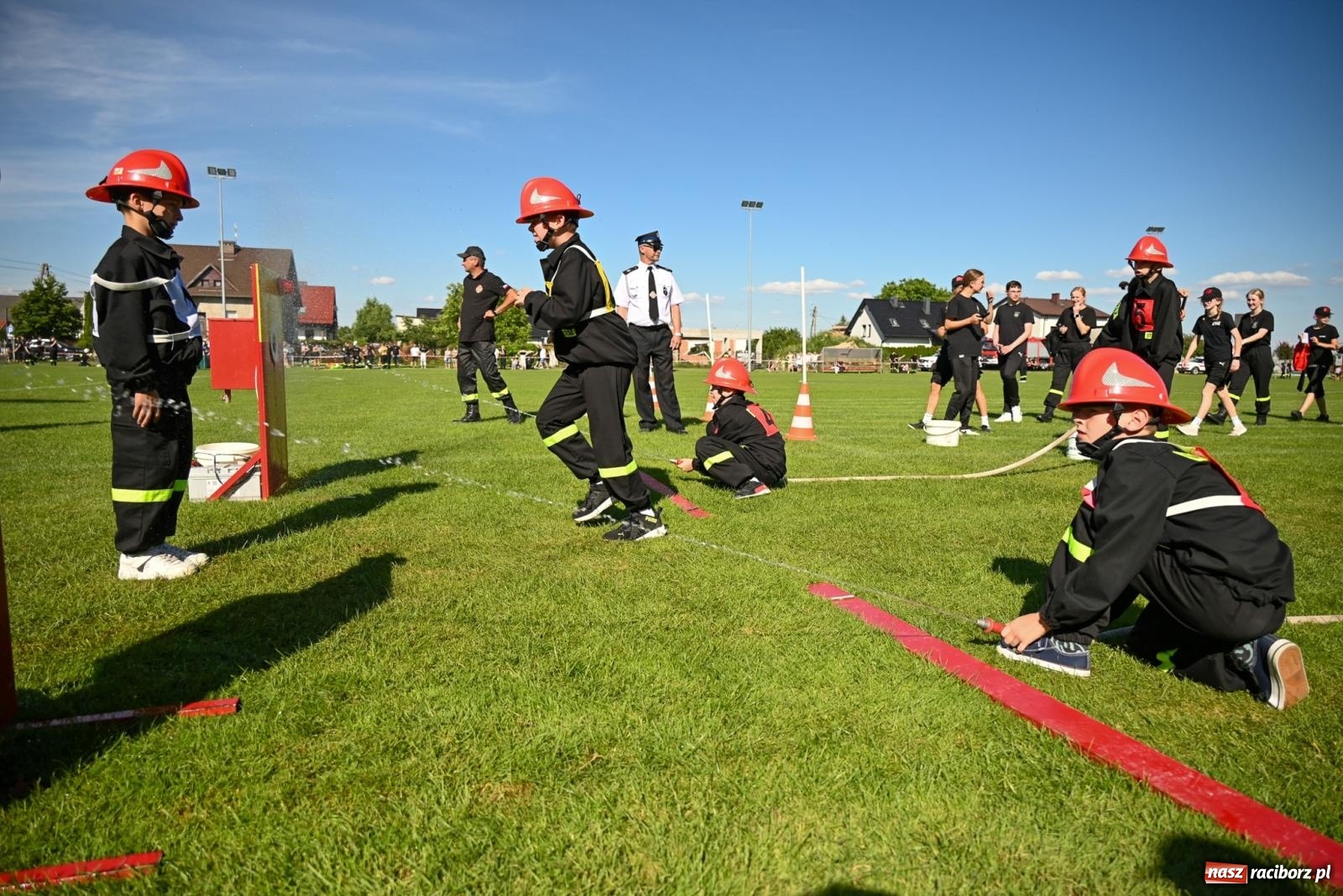 Zdjęcie w galerii na portalu naszraciborz.pl: Cała pula dla Roszkowa. Gminne zawody sportowo-pożarnicze w Krzyżanowicach wiadomości z regionu