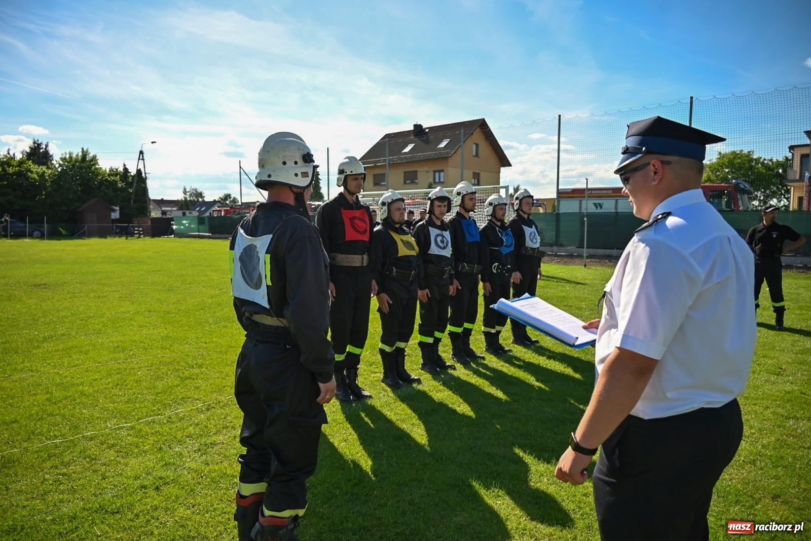 Zdjęcie w galerii na portalu naszraciborz.pl: Cała pula dla Roszkowa. Gminne zawody sportowo-pożarnicze w Krzyżanowicach wiadomości z regionu