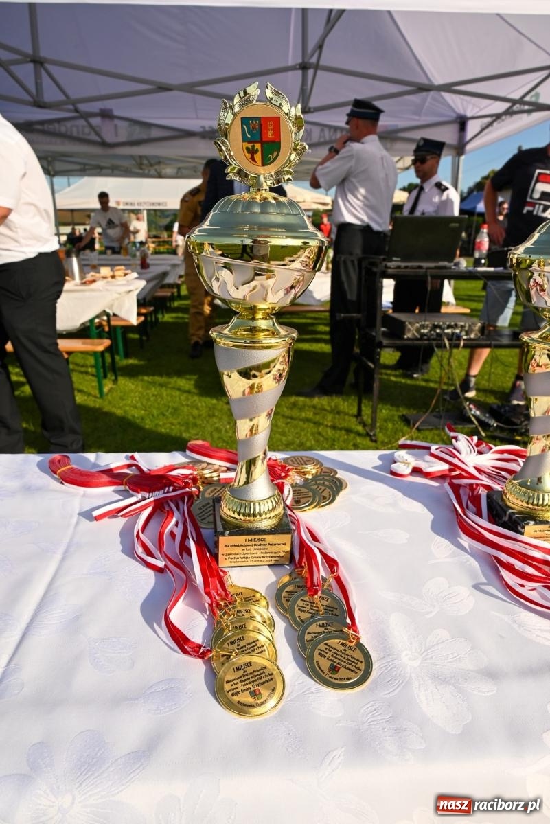 Zdjęcie w galerii na portalu naszraciborz.pl: Cała pula dla Roszkowa. Gminne zawody sportowo-pożarnicze w Krzyżanowicach wiadomości z regionu