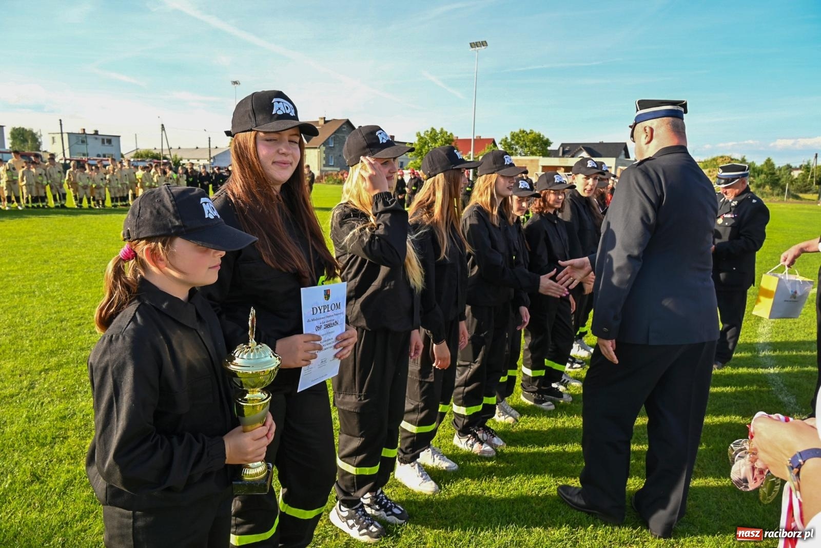 Zdjęcie w galerii na portalu naszraciborz.pl: Cała pula dla Roszkowa. Gminne zawody sportowo-pożarnicze w Krzyżanowicach wiadomości z regionu