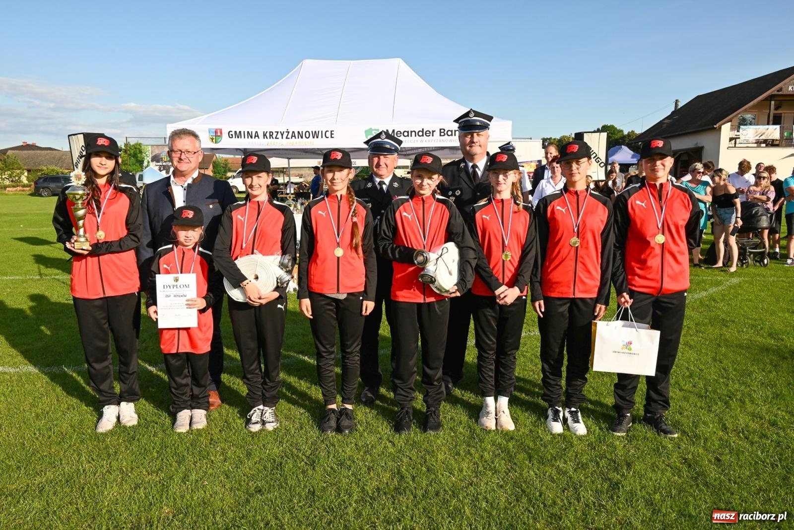 Zdjęcie w galerii na portalu naszraciborz.pl: Cała pula dla Roszkowa. Gminne zawody sportowo-pożarnicze w Krzyżanowicach wiadomości z regionu
