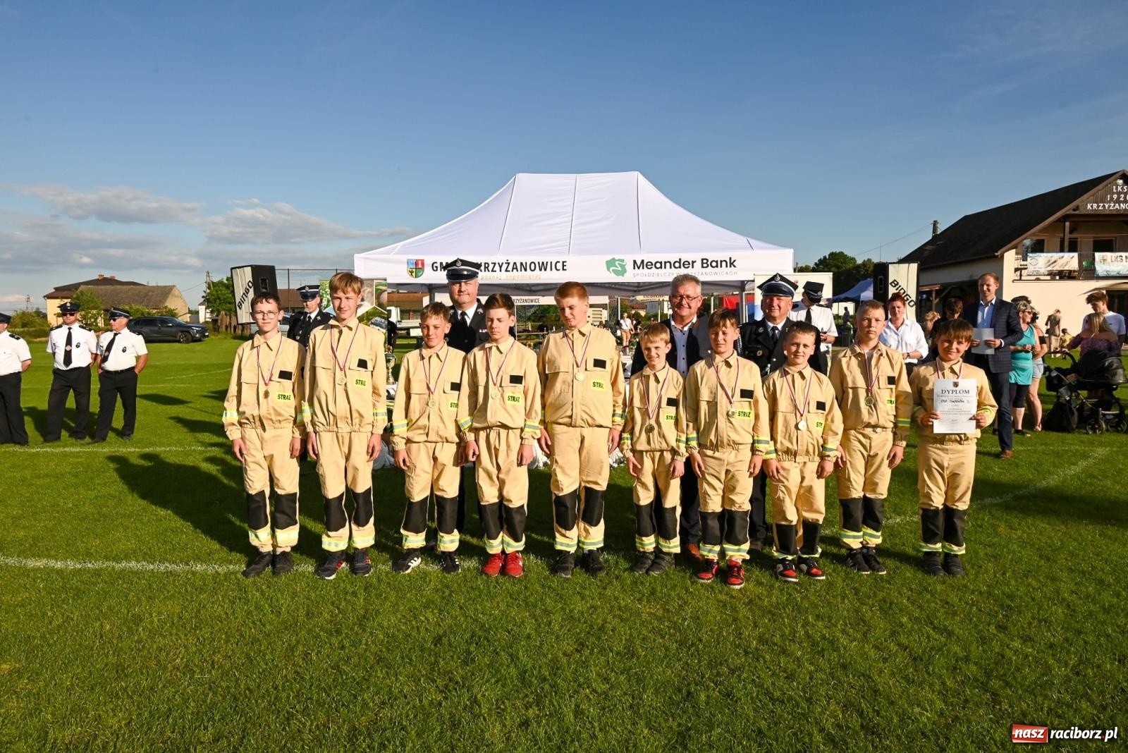 Zdjęcie w galerii na portalu naszraciborz.pl: Cała pula dla Roszkowa. Gminne zawody sportowo-pożarnicze w Krzyżanowicach wiadomości z regionu