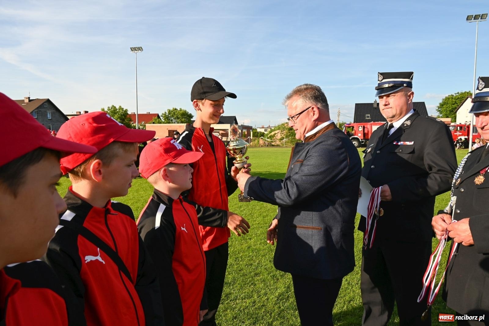 Zdjęcie w galerii na portalu naszraciborz.pl: Cała pula dla Roszkowa. Gminne zawody sportowo-pożarnicze w Krzyżanowicach wiadomości z regionu