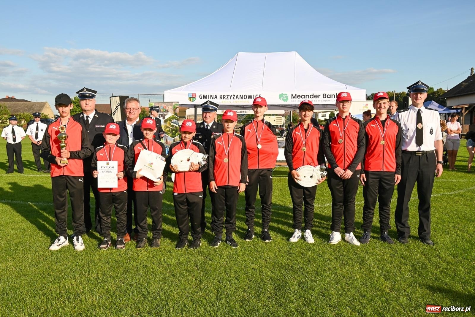 Zdjęcie w galerii na portalu naszraciborz.pl: Cała pula dla Roszkowa. Gminne zawody sportowo-pożarnicze w Krzyżanowicach wiadomości z regionu