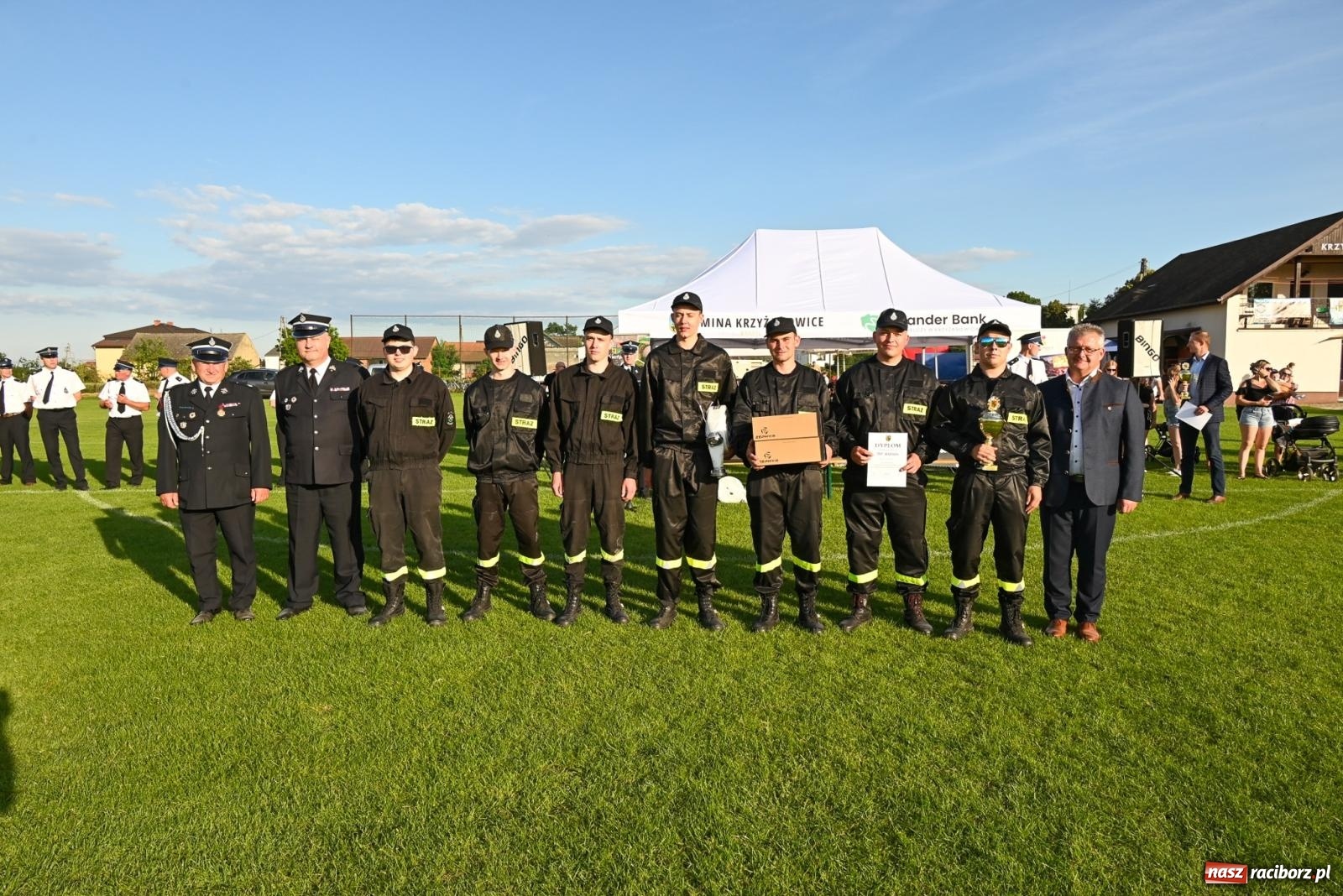 Zdjęcie w galerii na portalu naszraciborz.pl: Cała pula dla Roszkowa. Gminne zawody sportowo-pożarnicze w Krzyżanowicach wiadomości z regionu