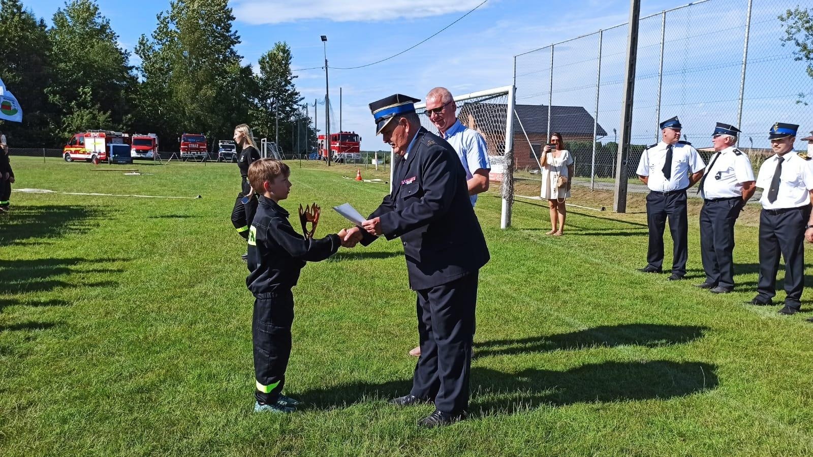Zdjęcie w galerii na portalu naszraciborz.pl: OSP Pogrzebień najlepsza w zawodach gminnych w Kobyli wiadomości z regionu