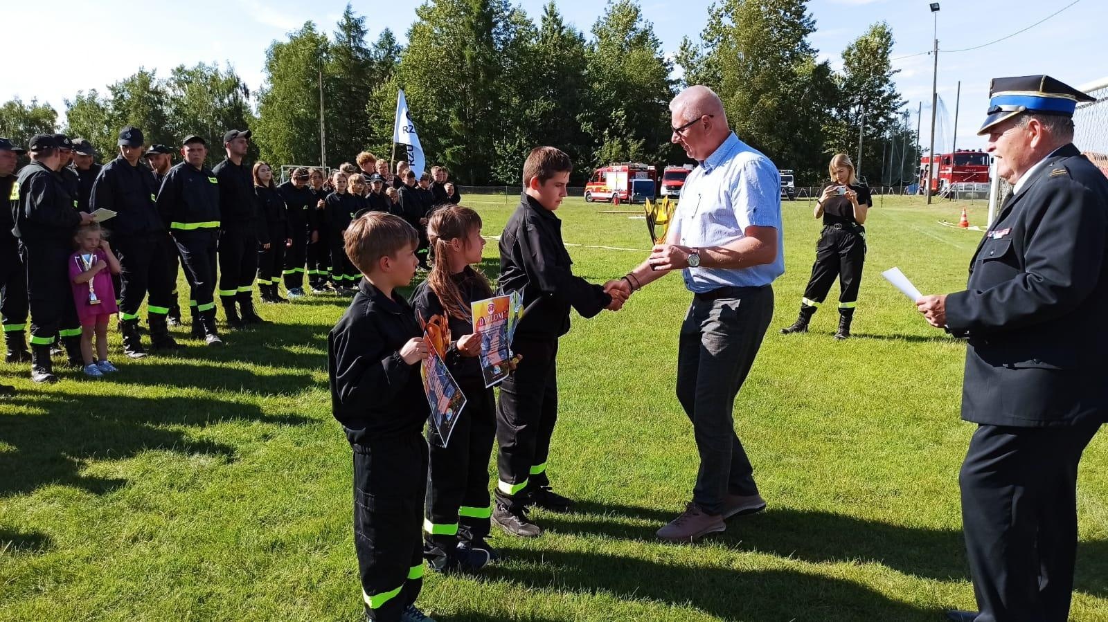 Zdjęcie w galerii na portalu naszraciborz.pl: OSP Pogrzebień najlepsza w zawodach gminnych w Kobyli wiadomości z regionu