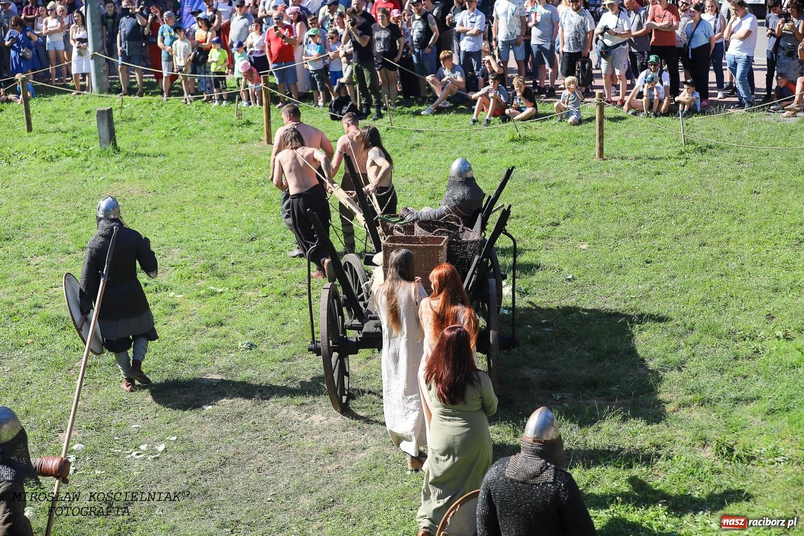 Zdjęcie w galerii na portalu naszraciborz.pl: Szczęk oręża i świt Emporium w Raciborzu [FOTO i WIDEO] wiadomości z regionu