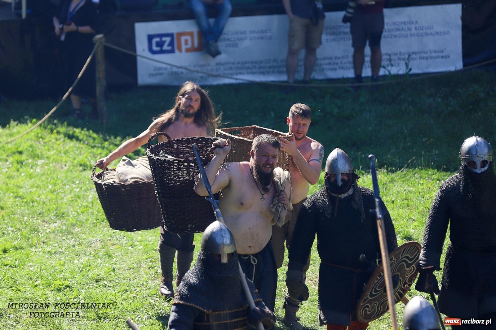 Zdjęcie w galerii na portalu naszraciborz.pl: Szczęk oręża i świt Emporium w Raciborzu [FOTO i WIDEO] wiadomości z regionu