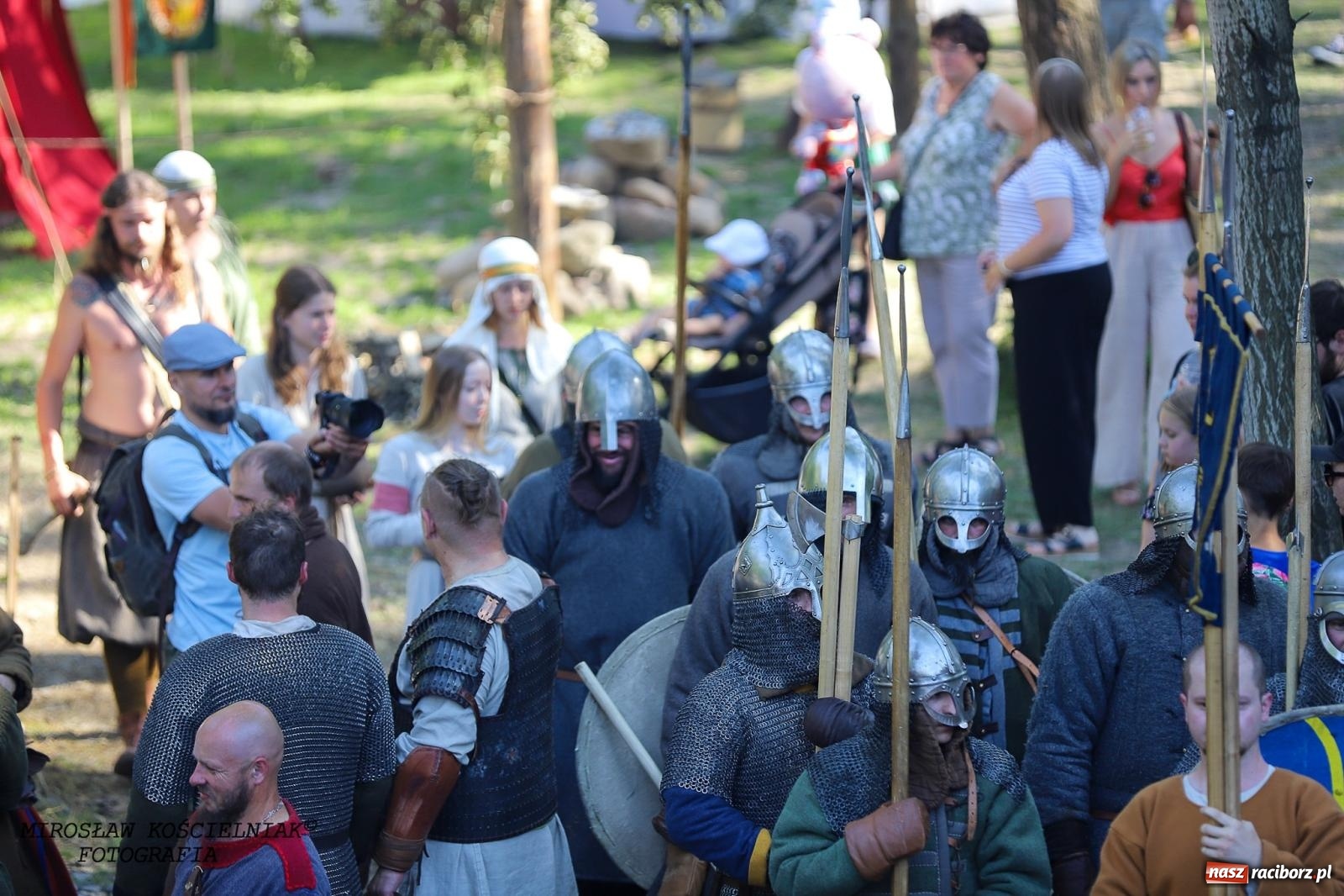 Zdjęcie w galerii na portalu naszraciborz.pl: Szczęk oręża i świt Emporium w Raciborzu [FOTO i WIDEO] wiadomości z regionu
